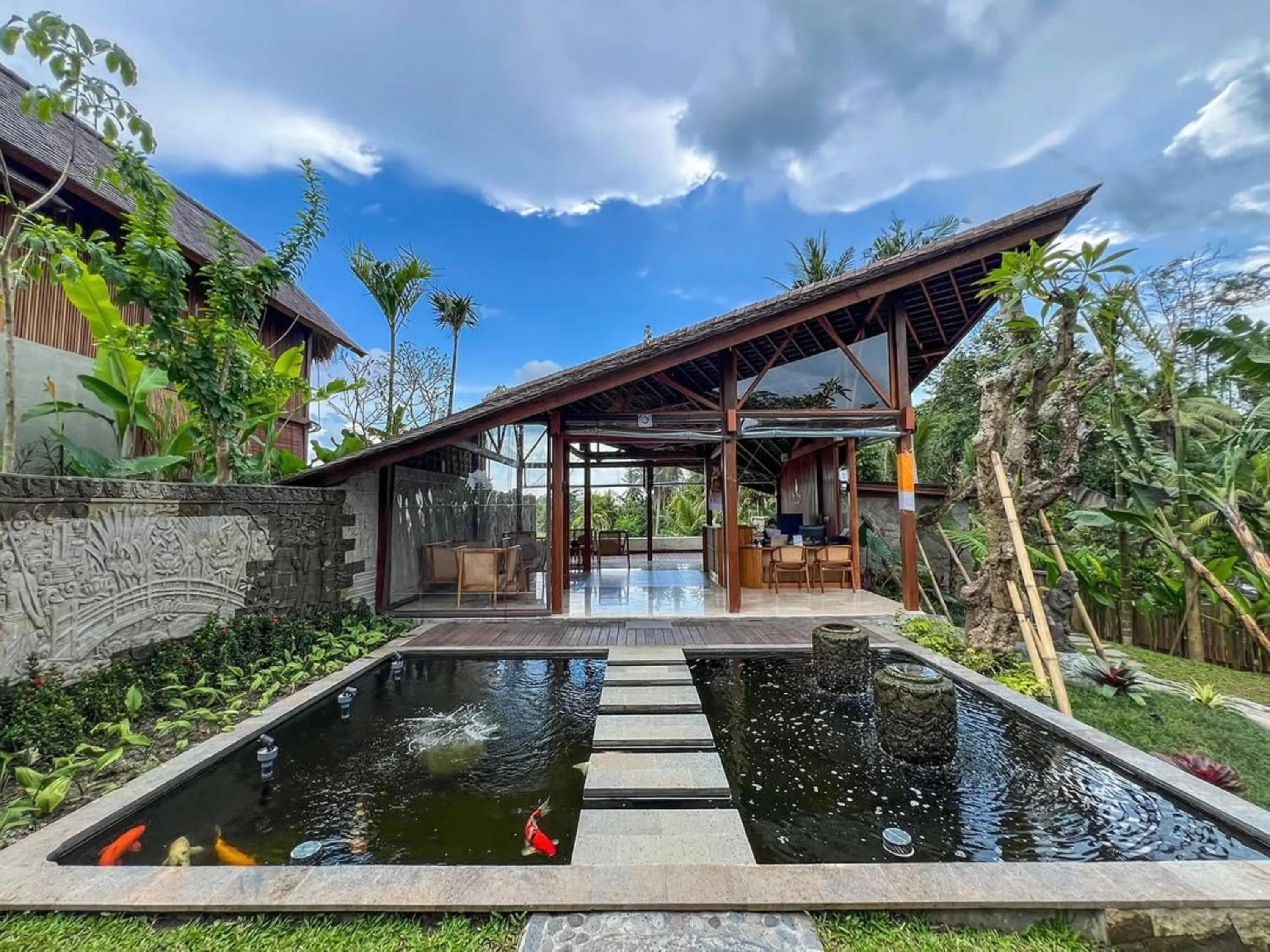 Lobby or reception in The Pulu Villas by GenuineHost