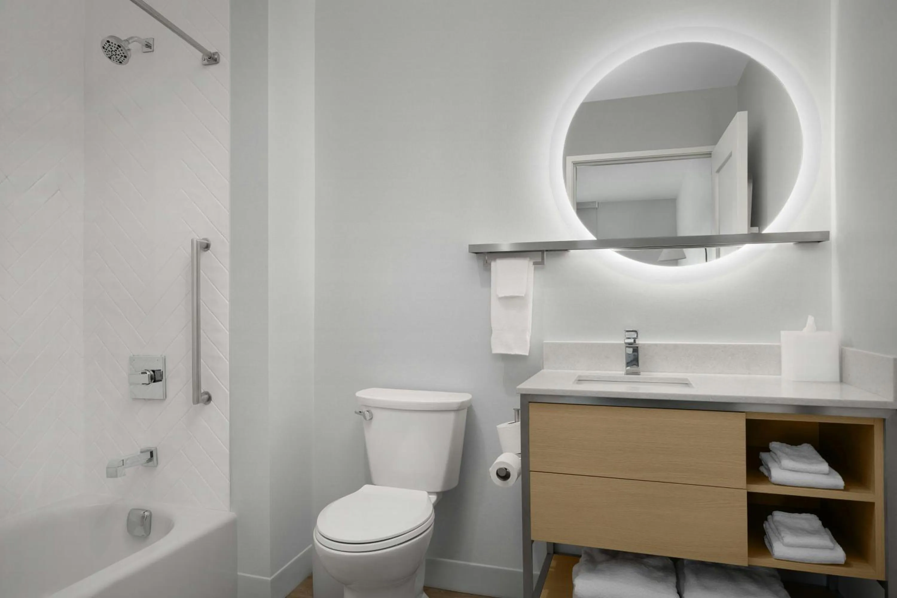 Bathroom in TownePlace Suites by Marriott Sikeston