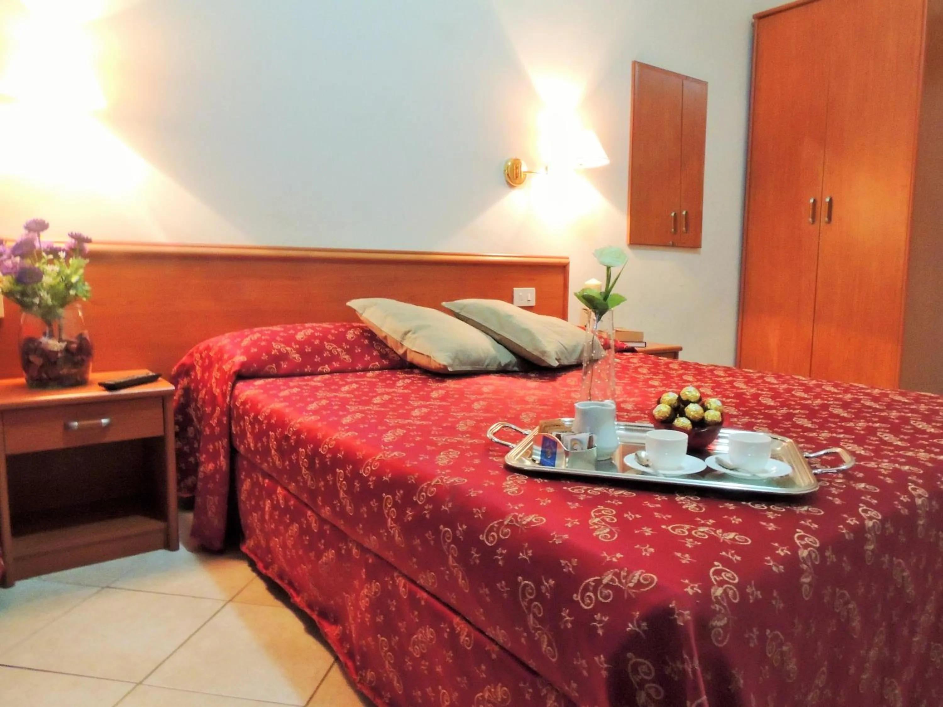 Photo of the whole room, Bed in Florida rooms - comfort Hotel