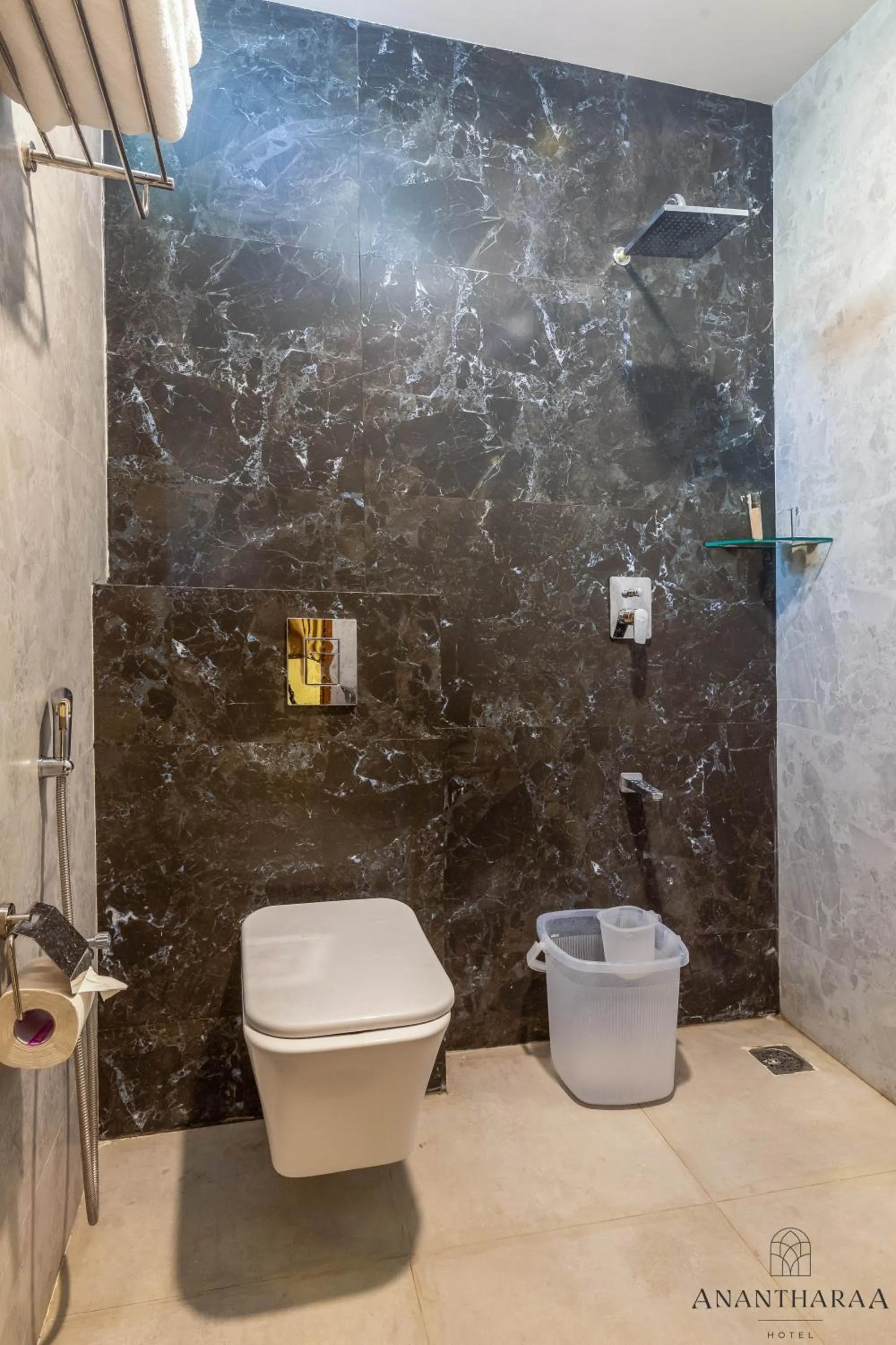 Shower in Anantharaa Hotel