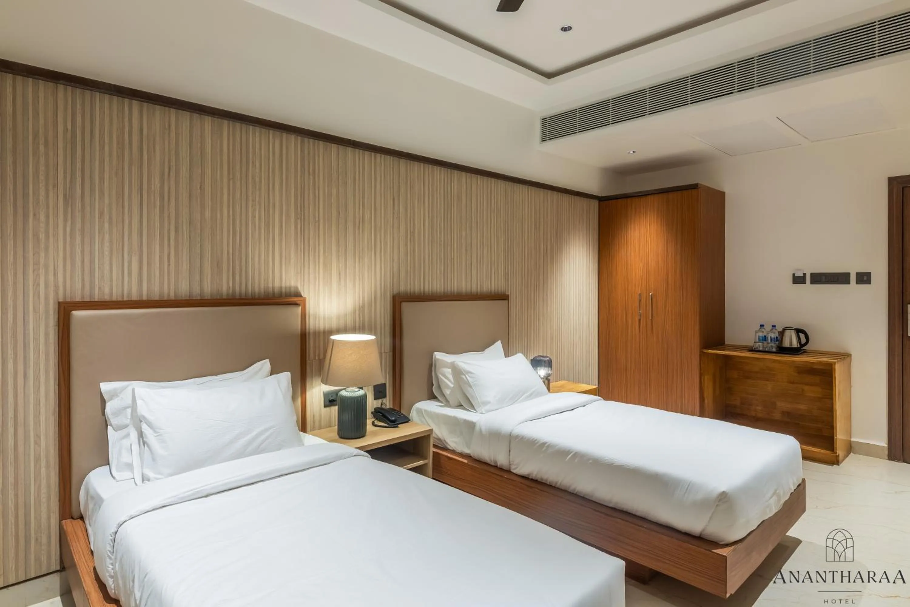 Photo of the whole room, Bed in Anantharaa Hotel