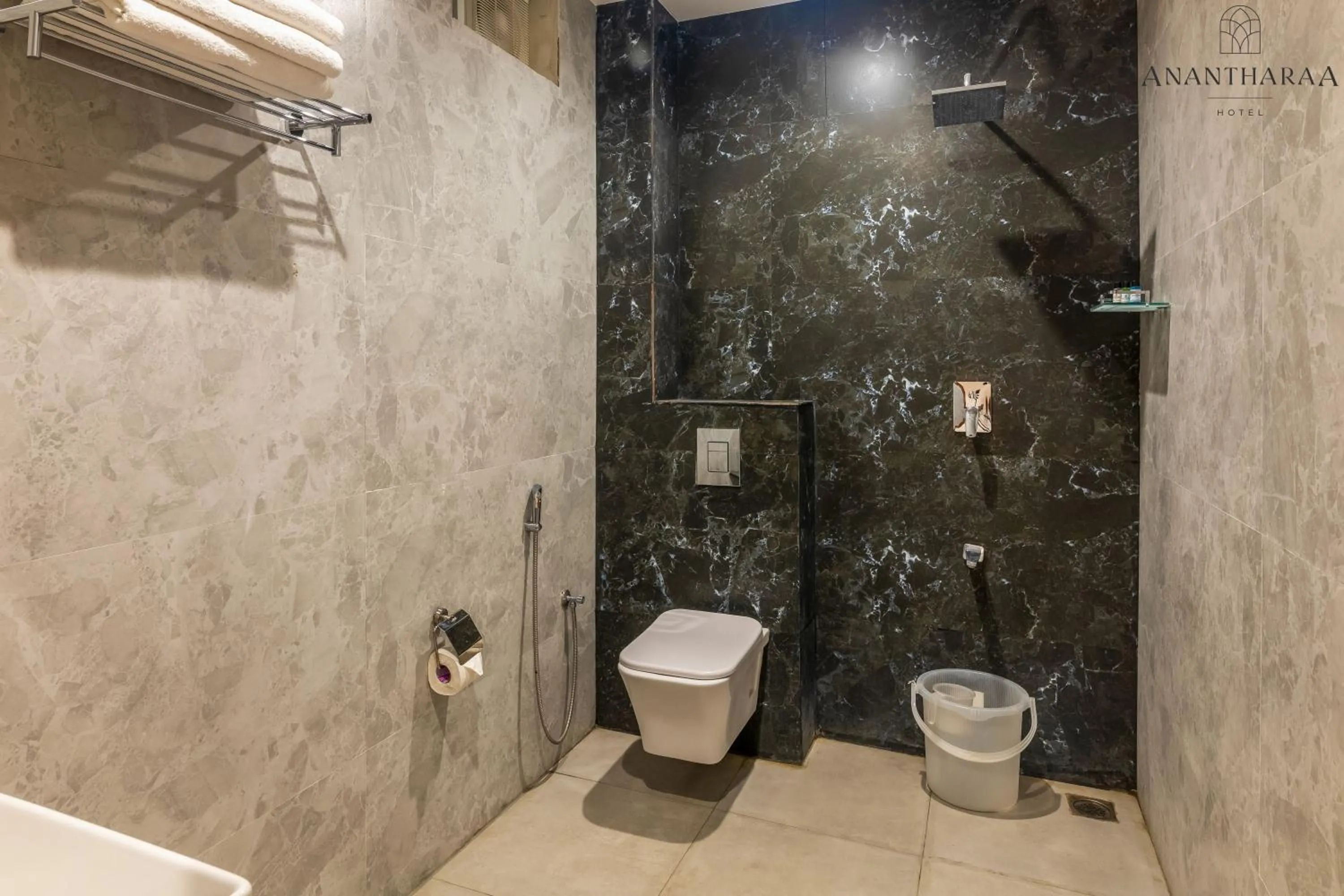 Shower in Anantharaa Hotel
