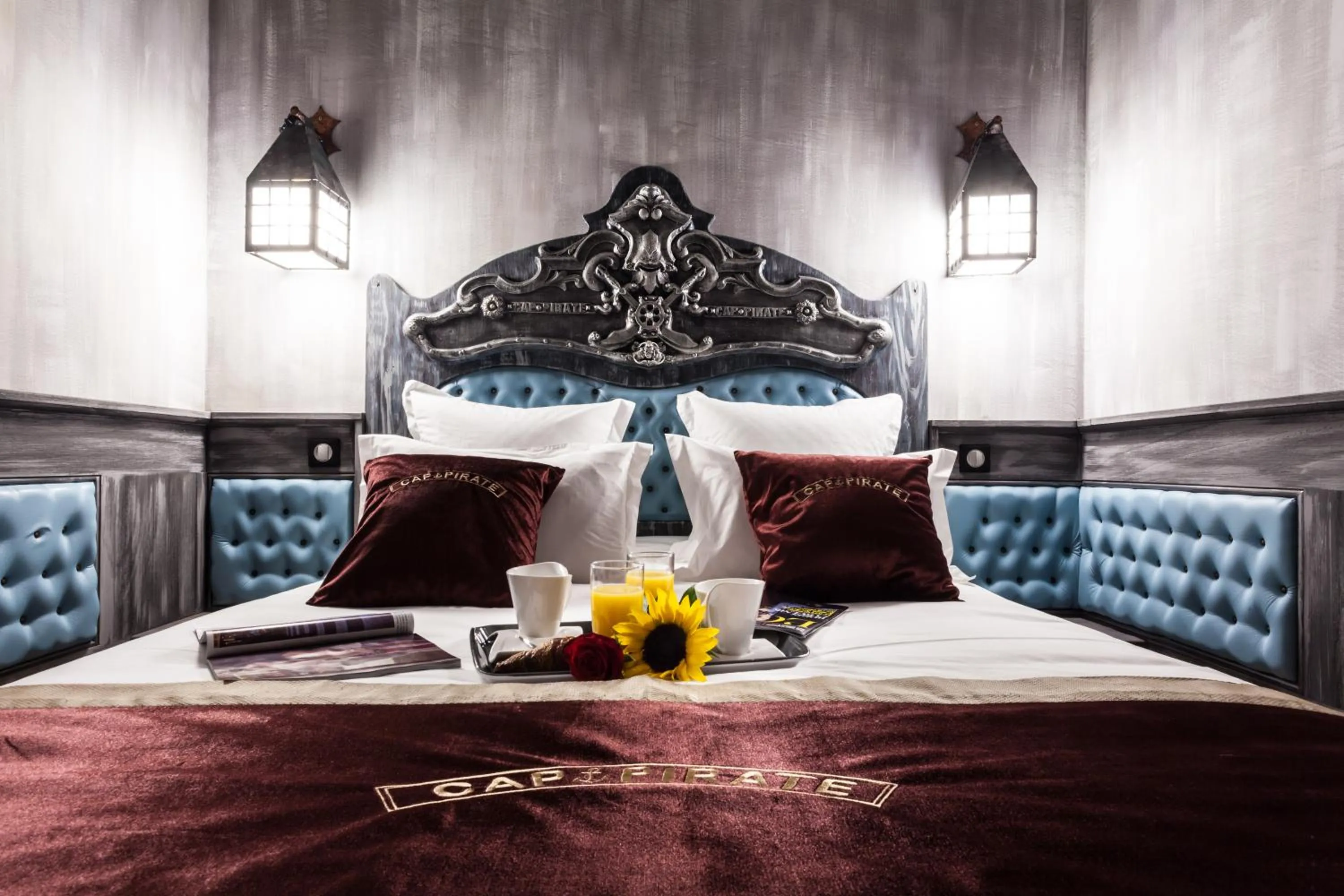 Staff, Bed in Hôtel Cap Pirate