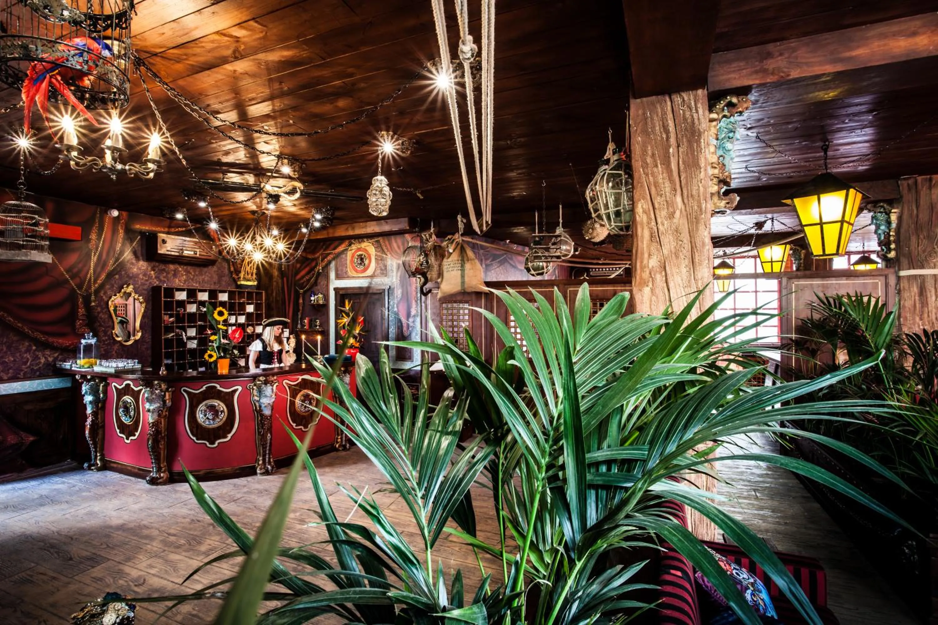 Staff in Hôtel Cap Pirate