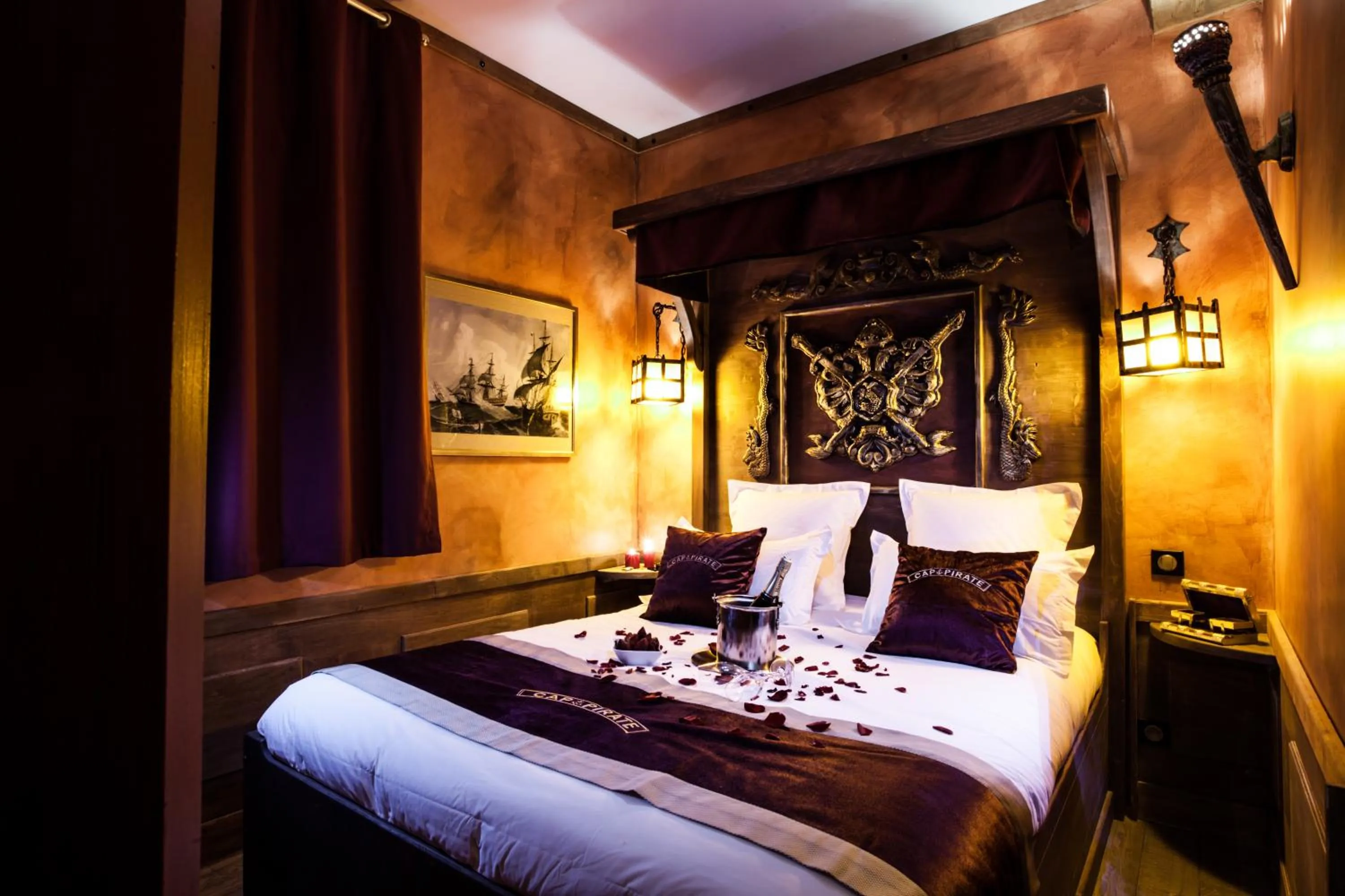 Bed in Hôtel Cap Pirate