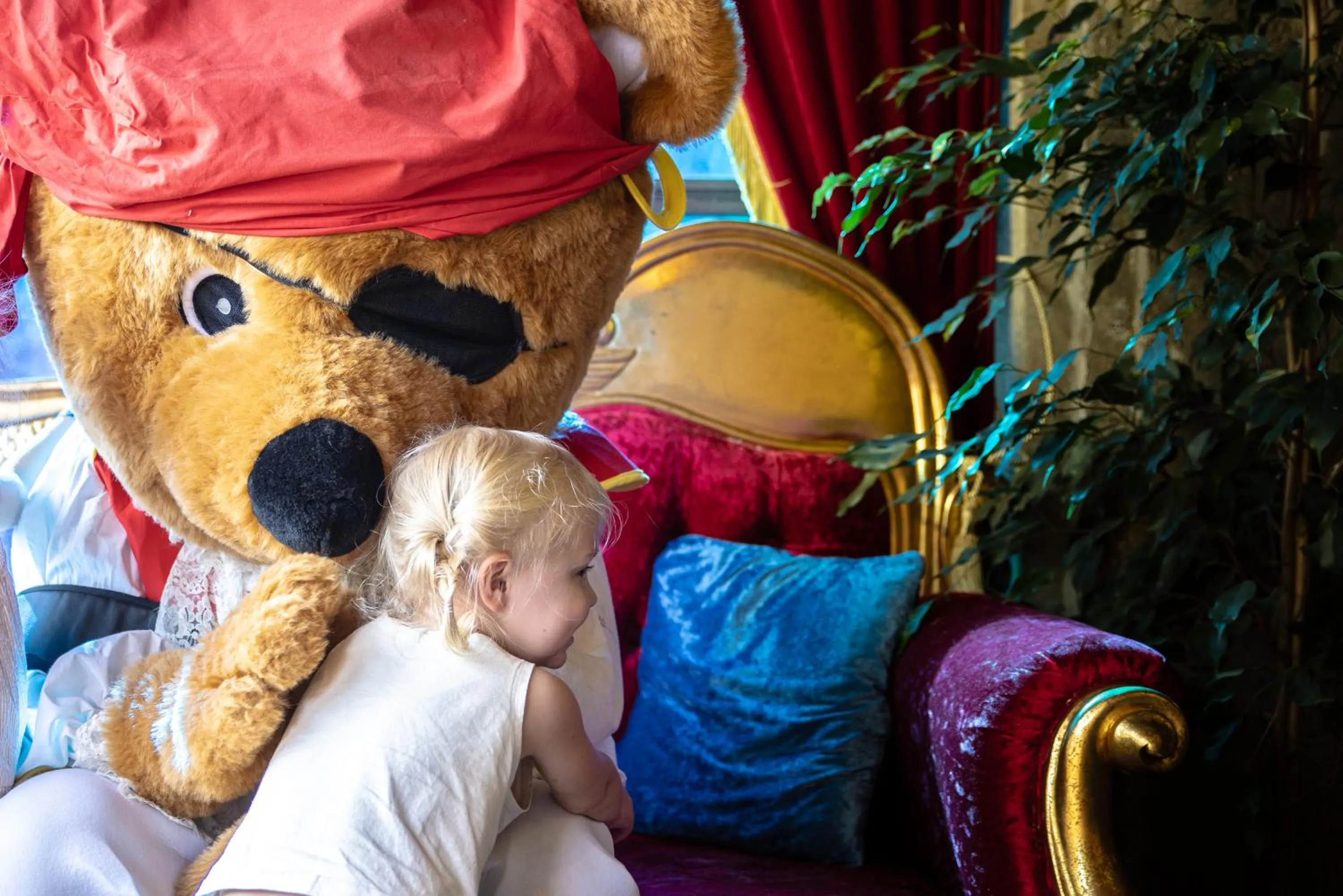 children in Hôtel Cap Pirate