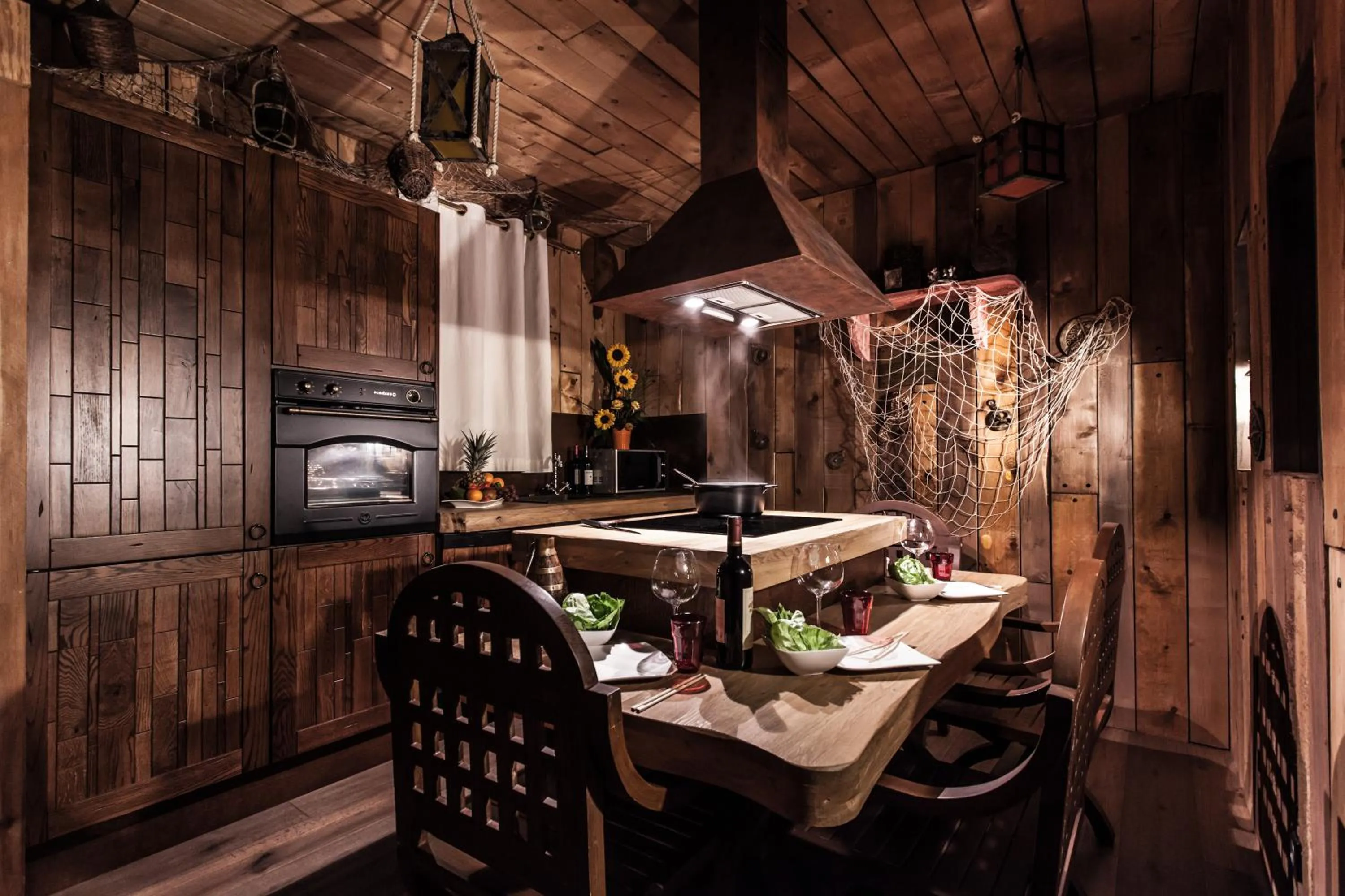 Kitchen or kitchenette in Hôtel Cap Pirate