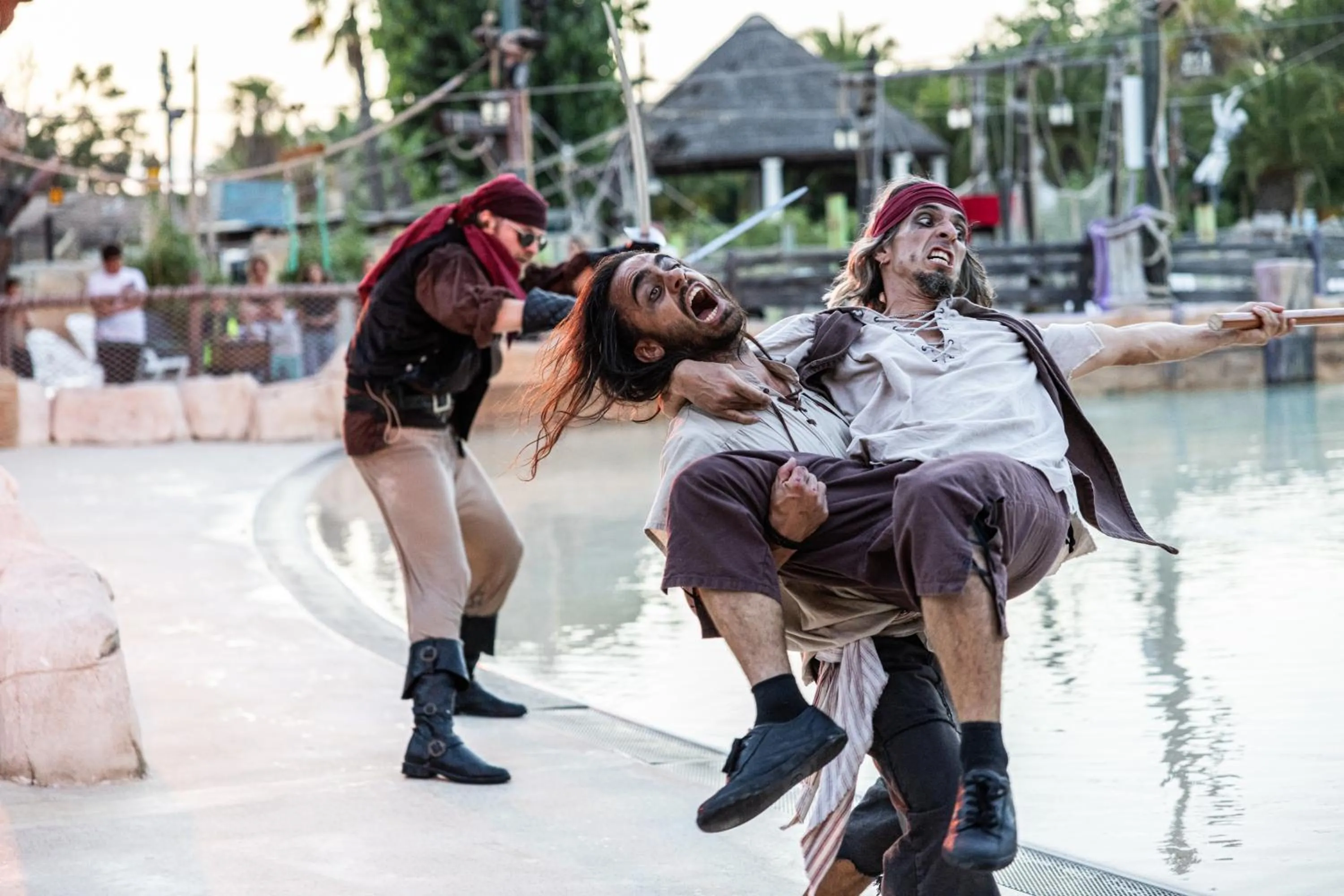 Evening entertainment in Hôtel Cap Pirate