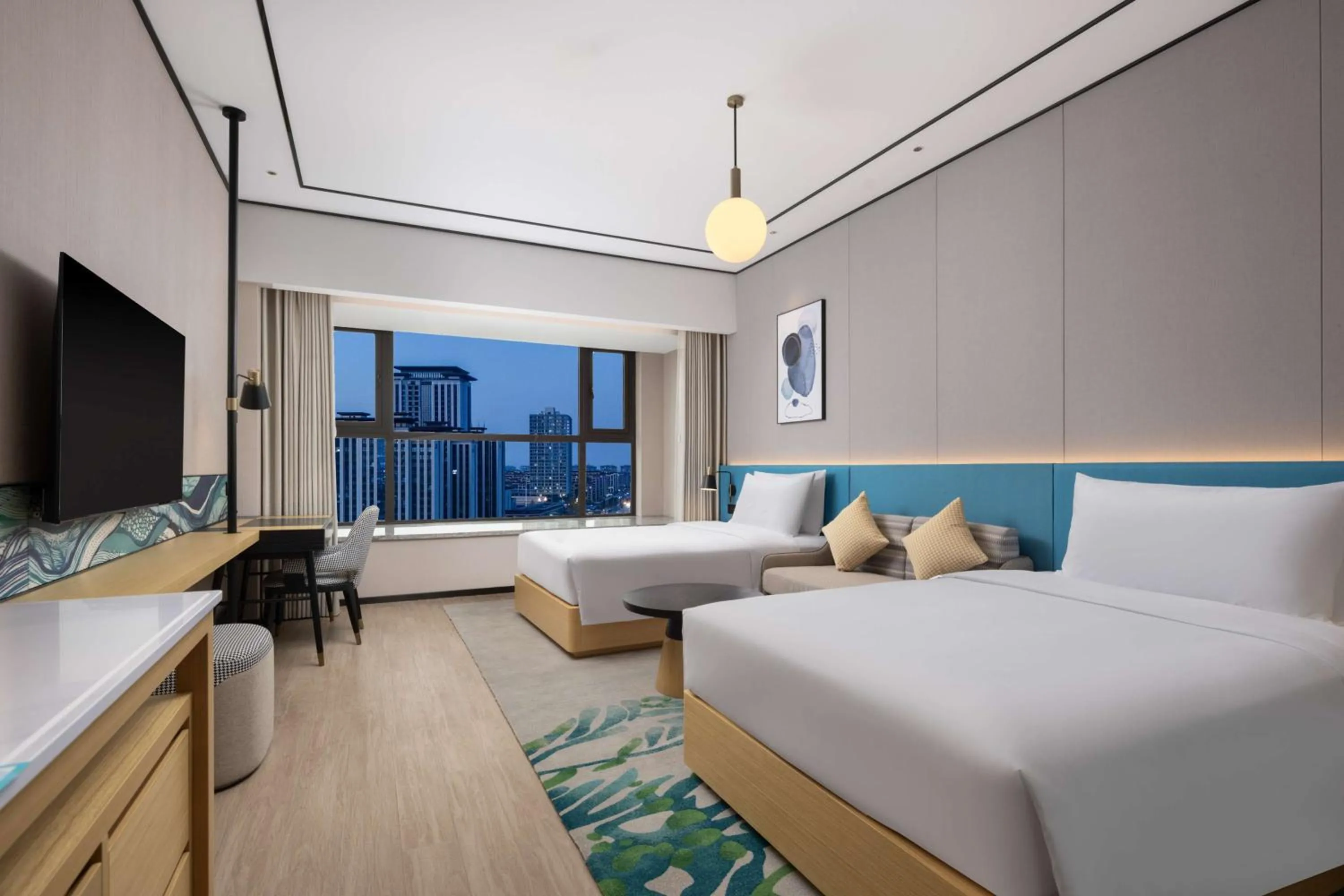 Living room, Bed in Hilton Garden Inn Zhoukou Huaiyang