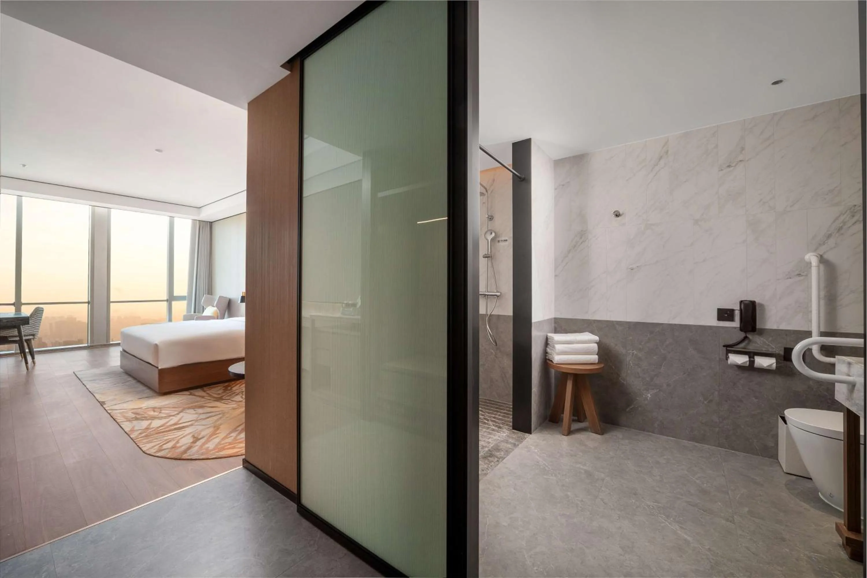 Bathroom, Bed in Hilton Garden Inn Hefei Feixi