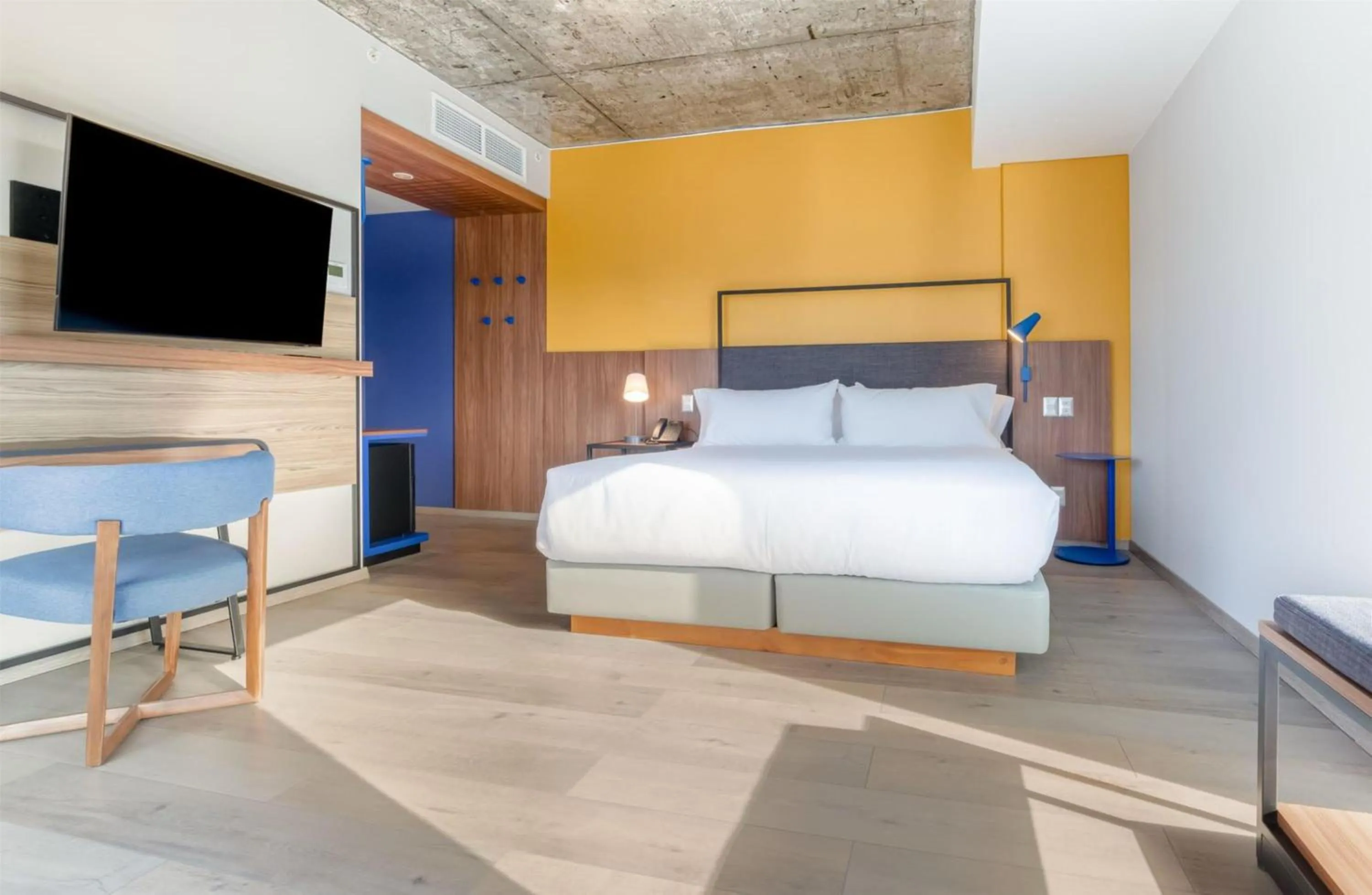 Bed in Tru By Hilton Chillan Ferrat