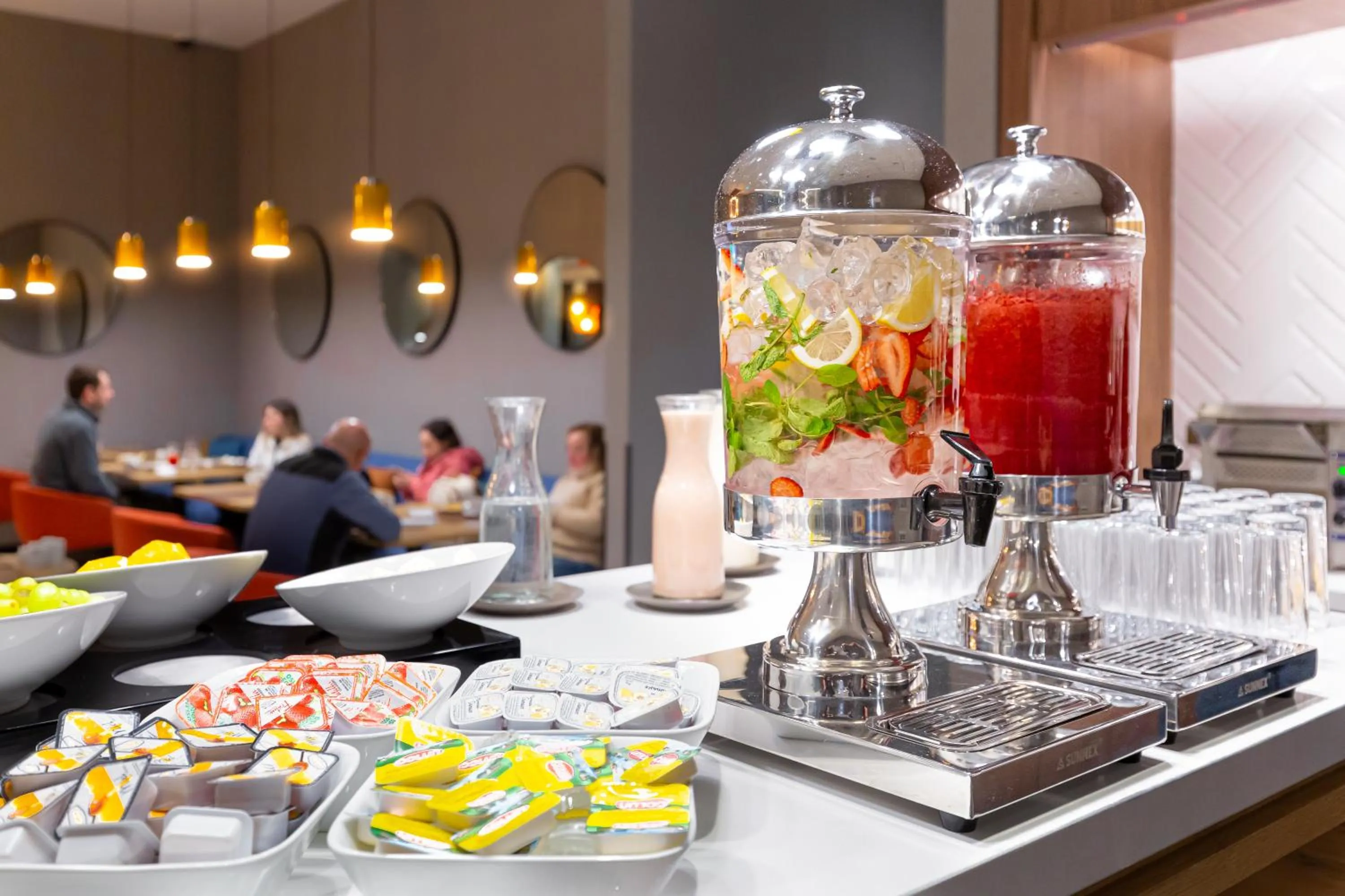 Breakfast in Tru By Hilton Chillan Ferrat