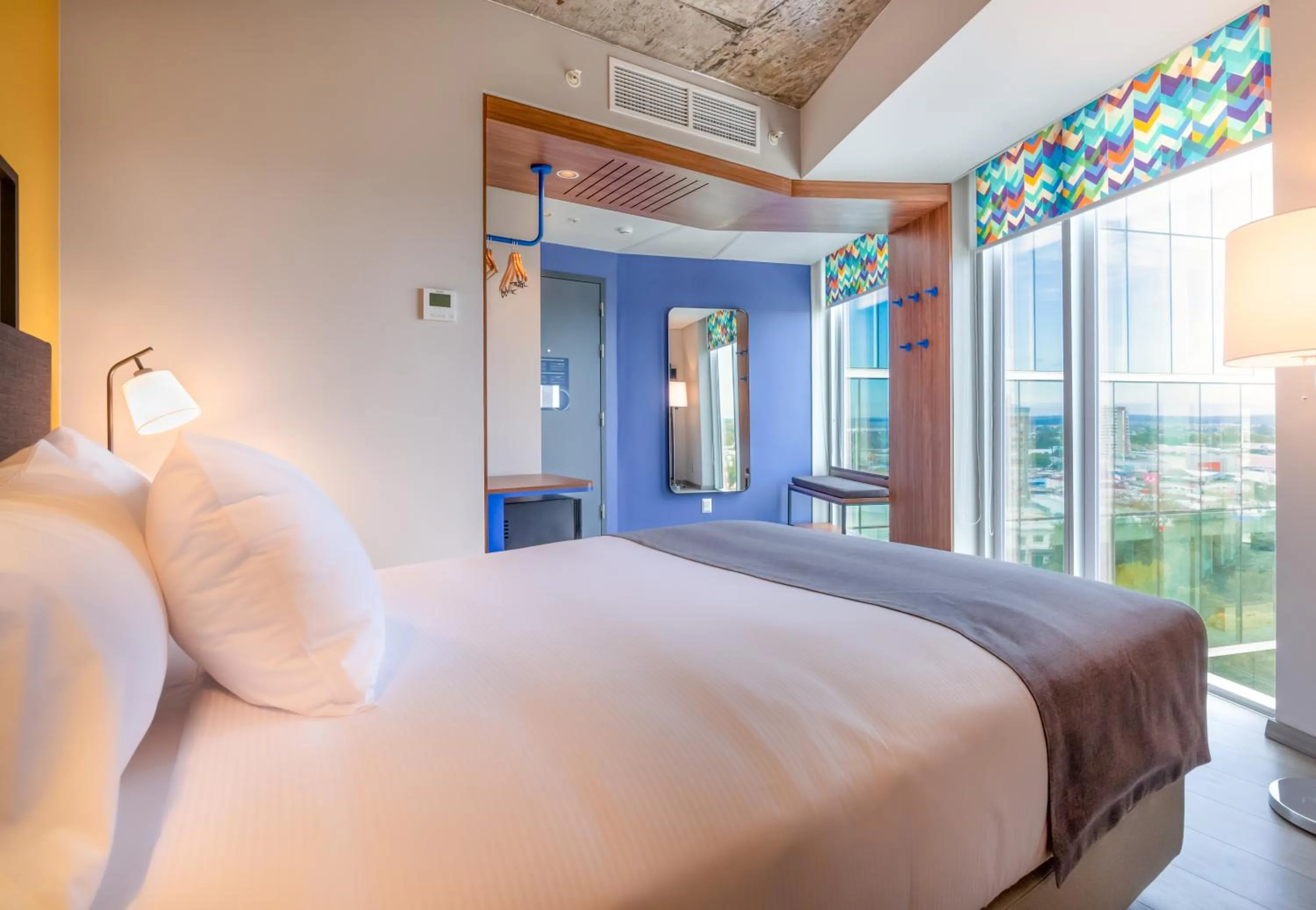 Bed in Tru By Hilton Chillan Ferrat