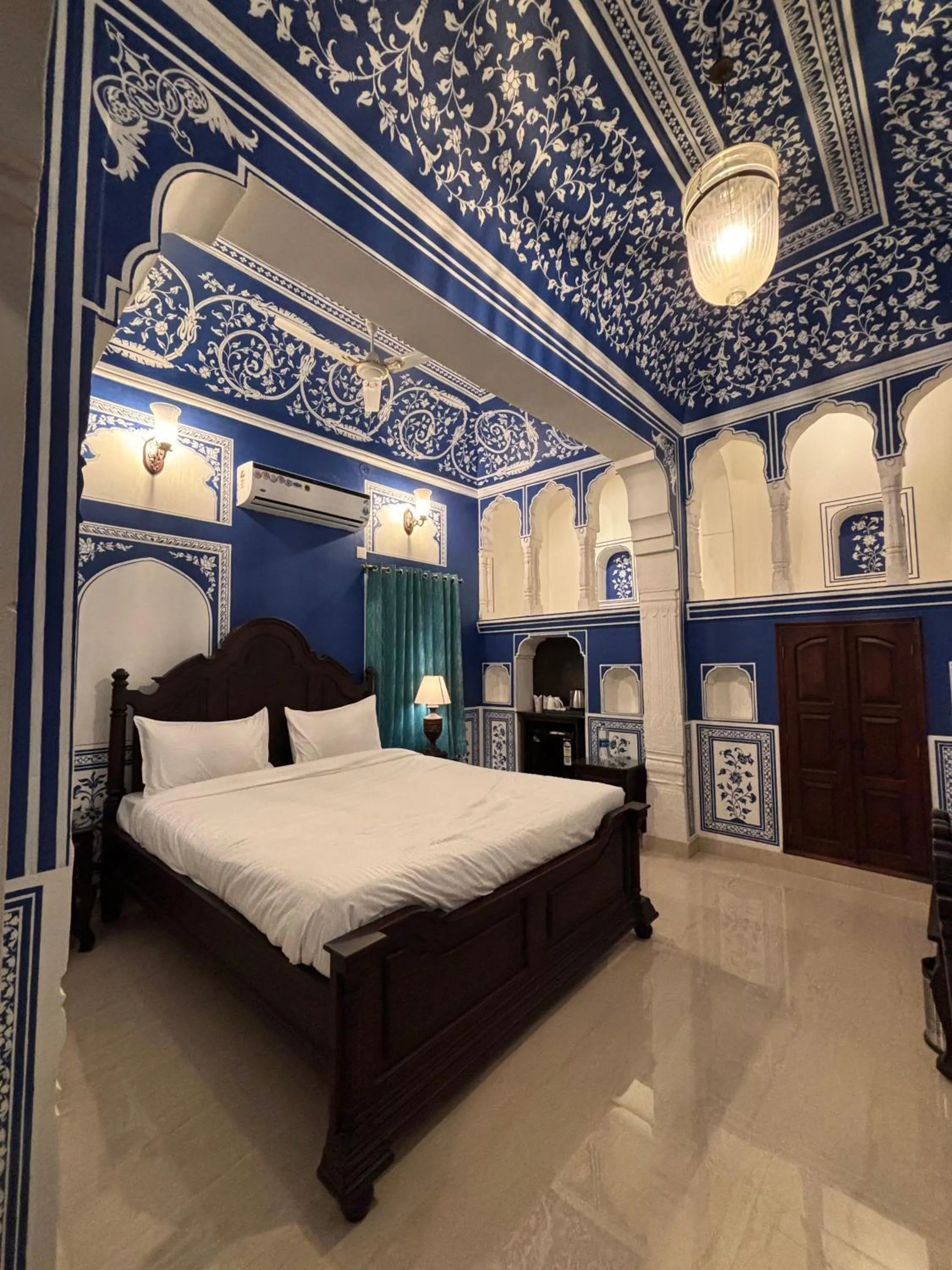 Deluxe Room in Hotel Mandawa Vilas