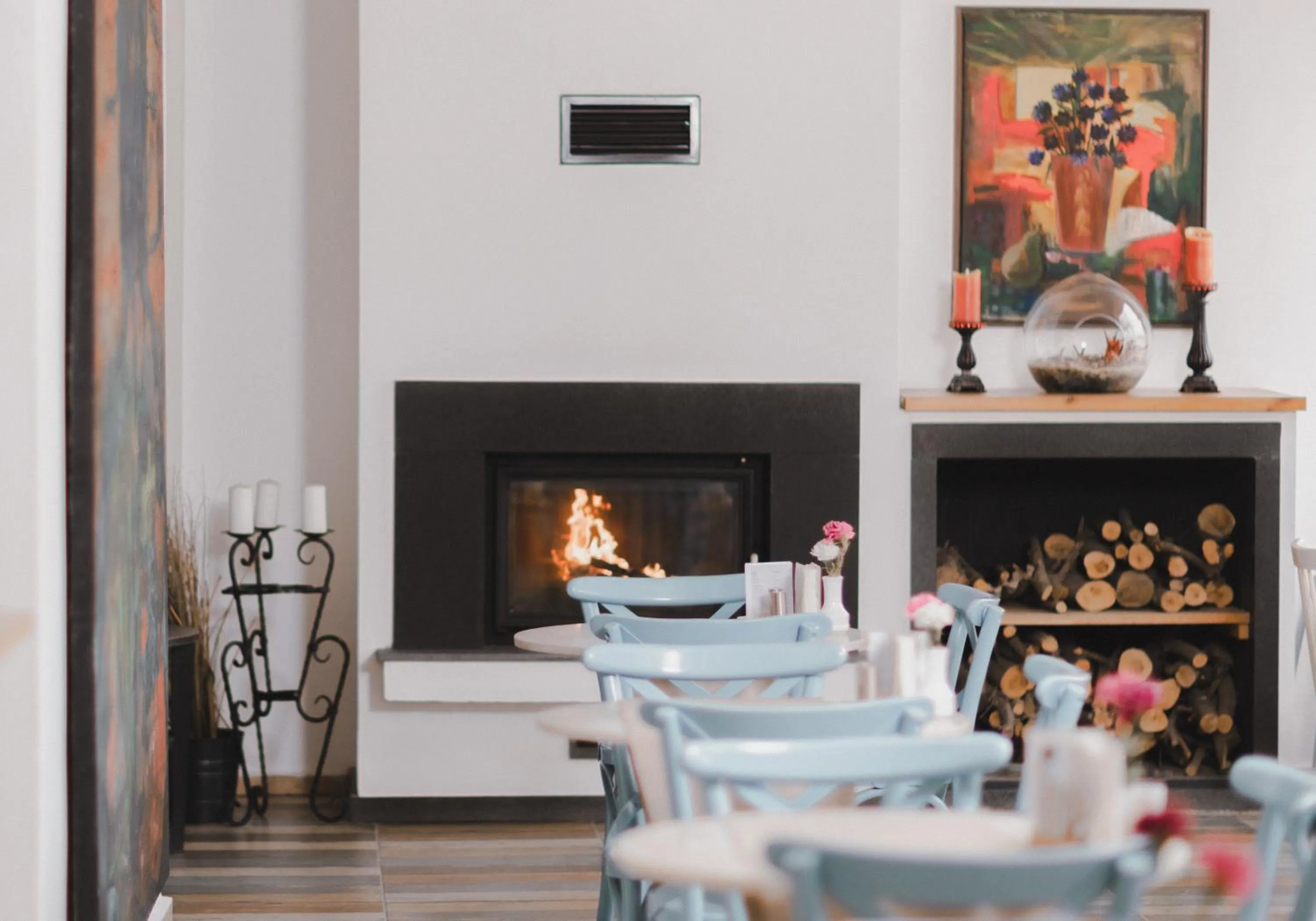 Restaurant/places to eat in MB City Hotel