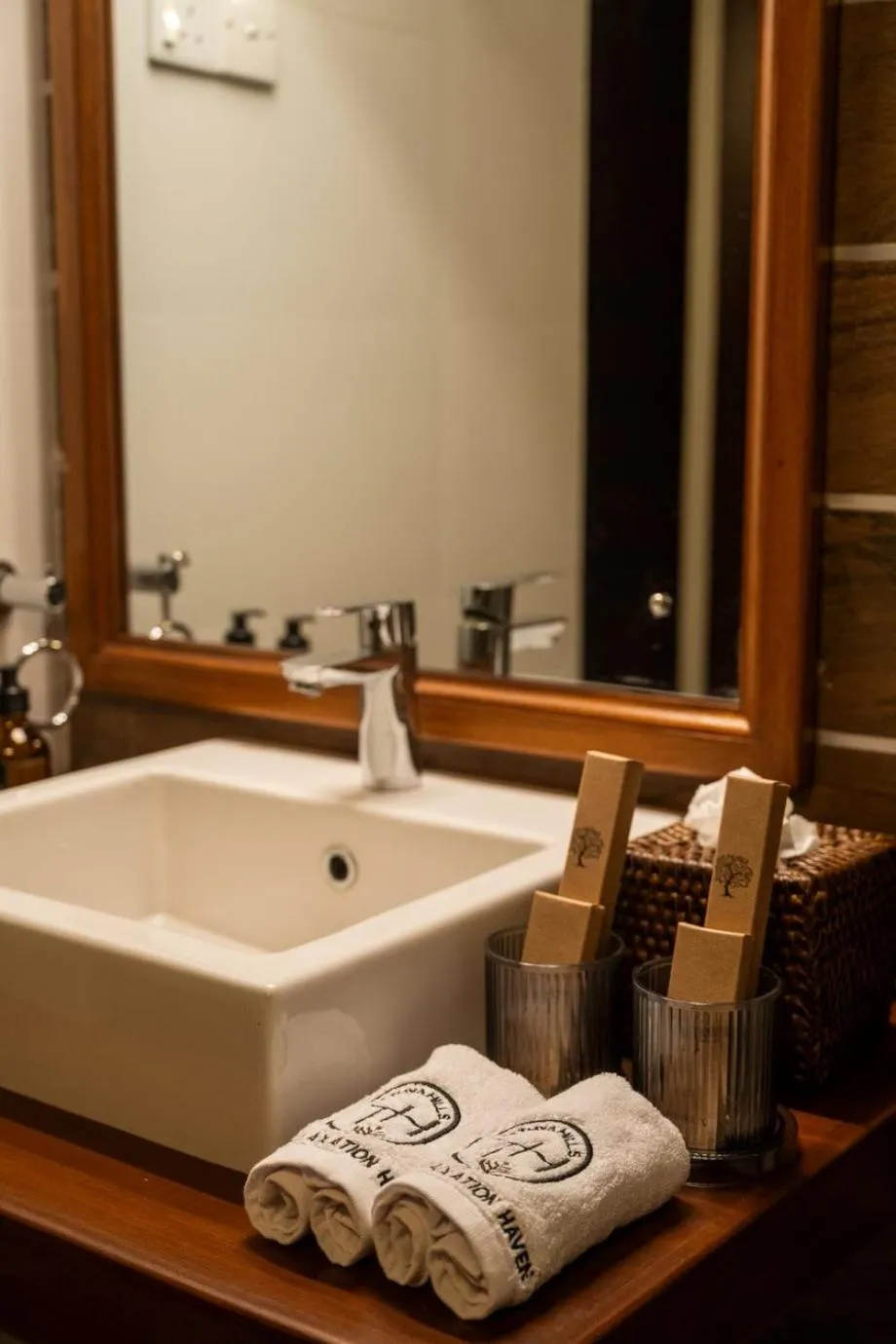 Tathya Hills - Luxe Garden Retreat In The Hills