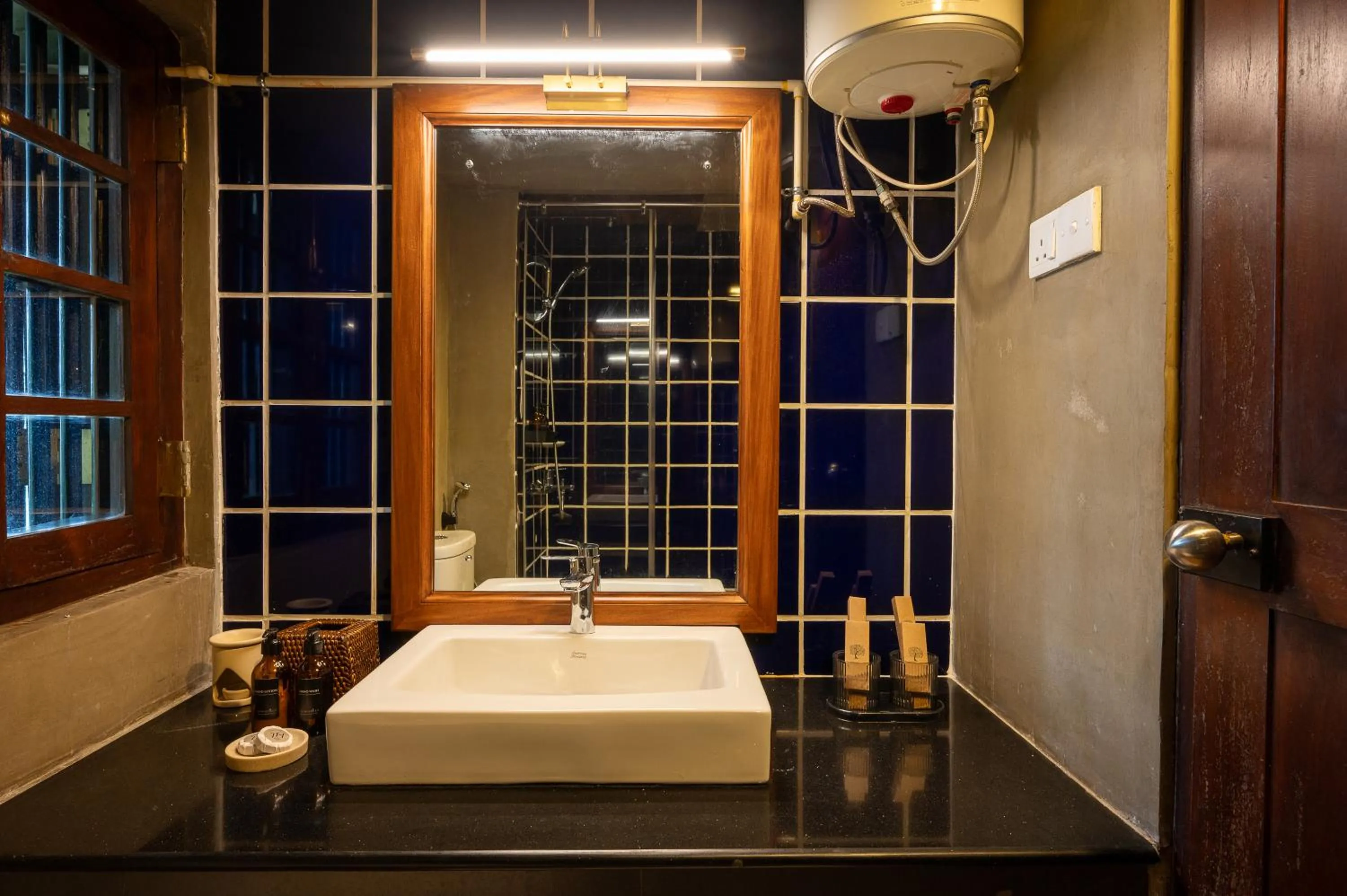 Tathya Hills - Luxe Garden Retreat In The Hills