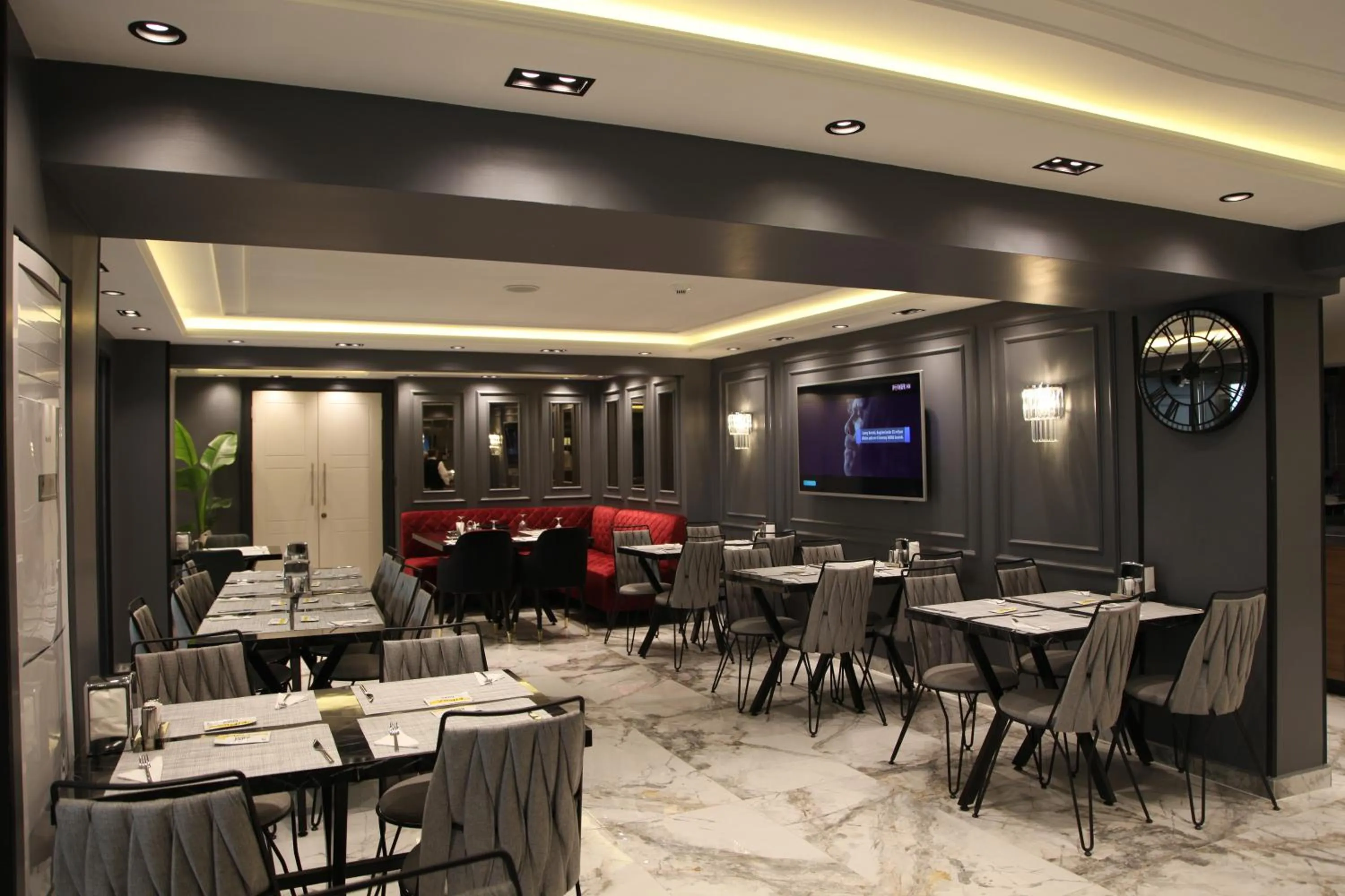 Restaurant/places to eat in Fimka Hotel