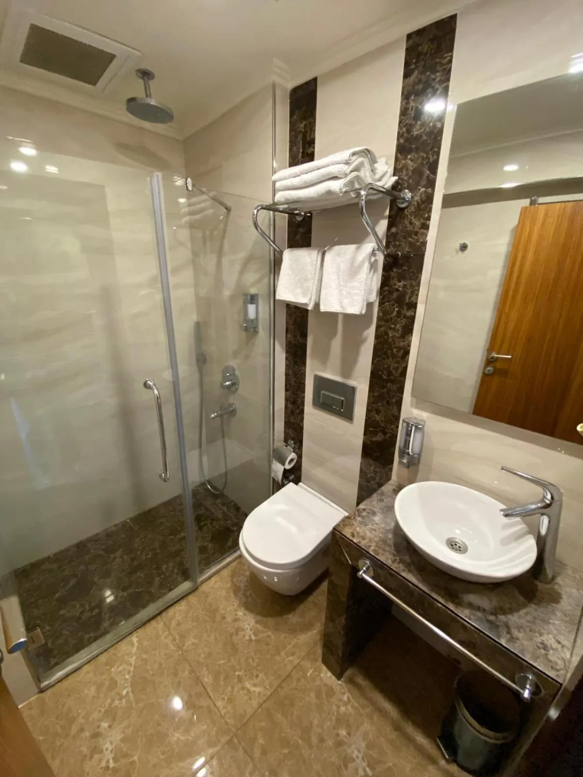 Toilet in Fimka Hotel