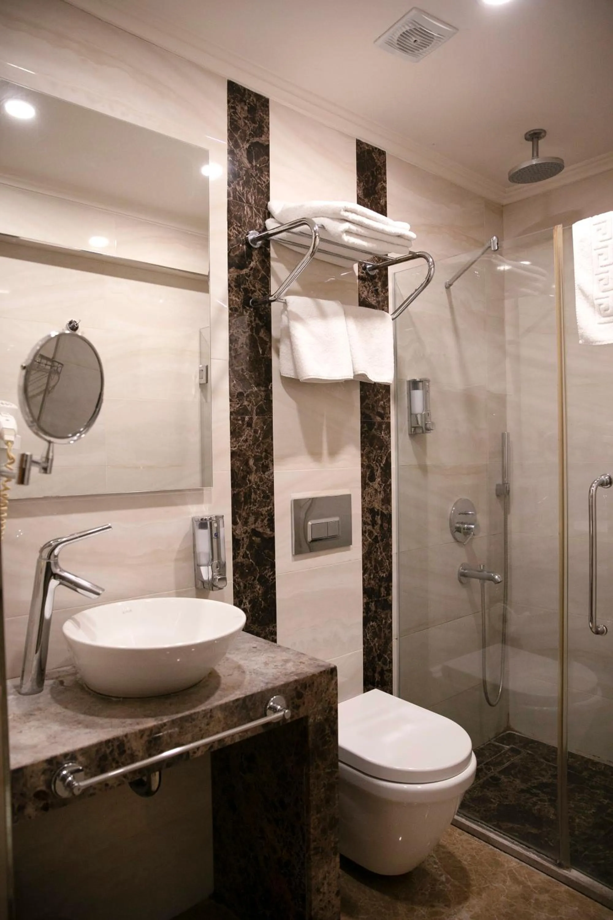 Toilet in Fimka Hotel