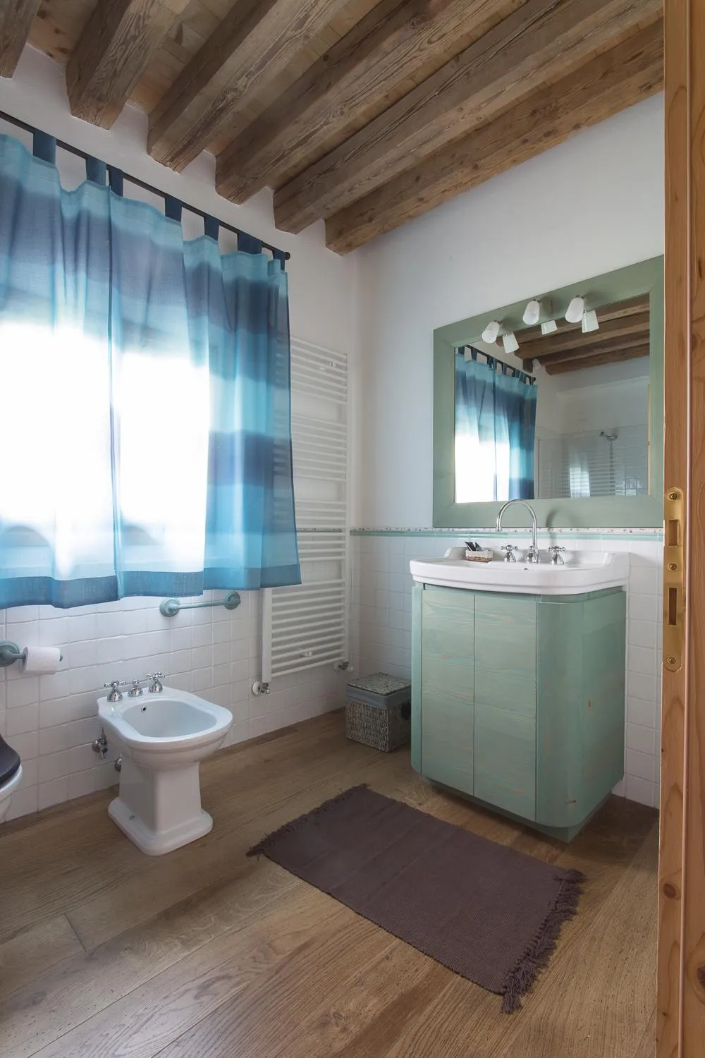 Small Double Room with Private External Bathroom in La Casa di Campagna
