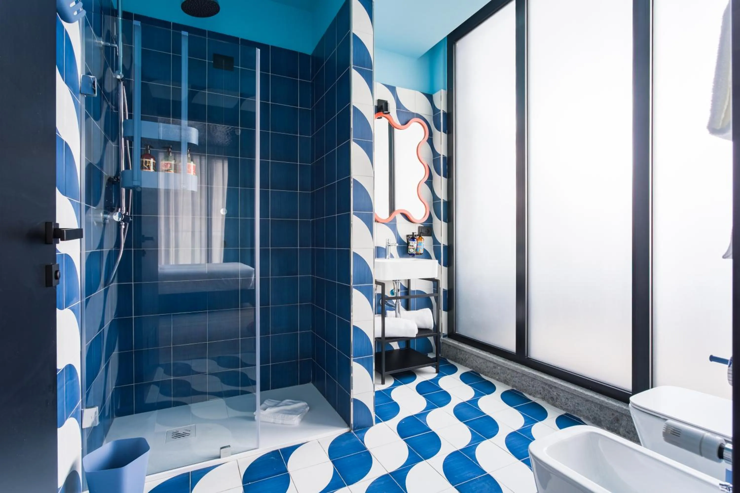 Bathroom, Bed in CX Naples Centrale