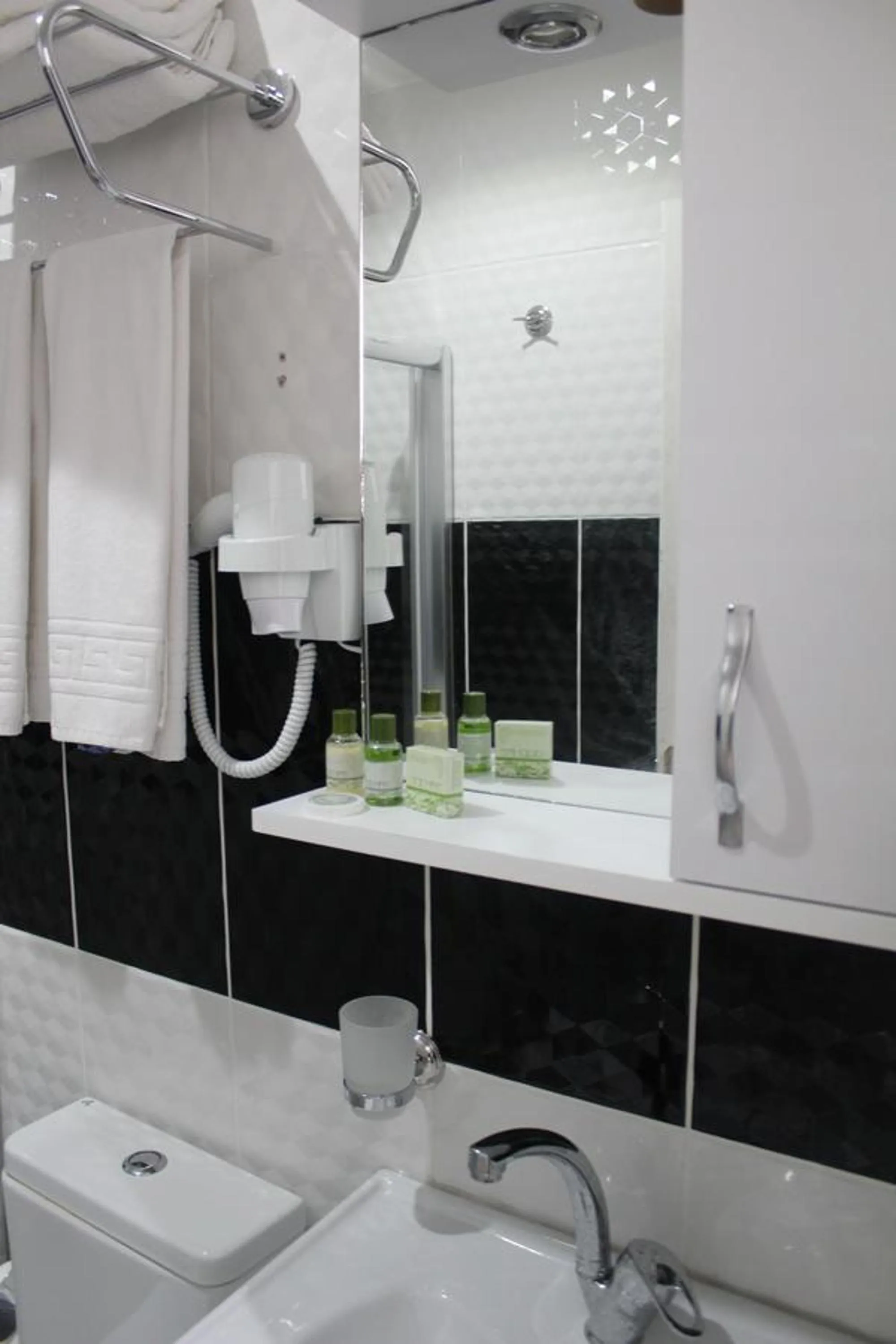 Bathroom in Abisso Hotel