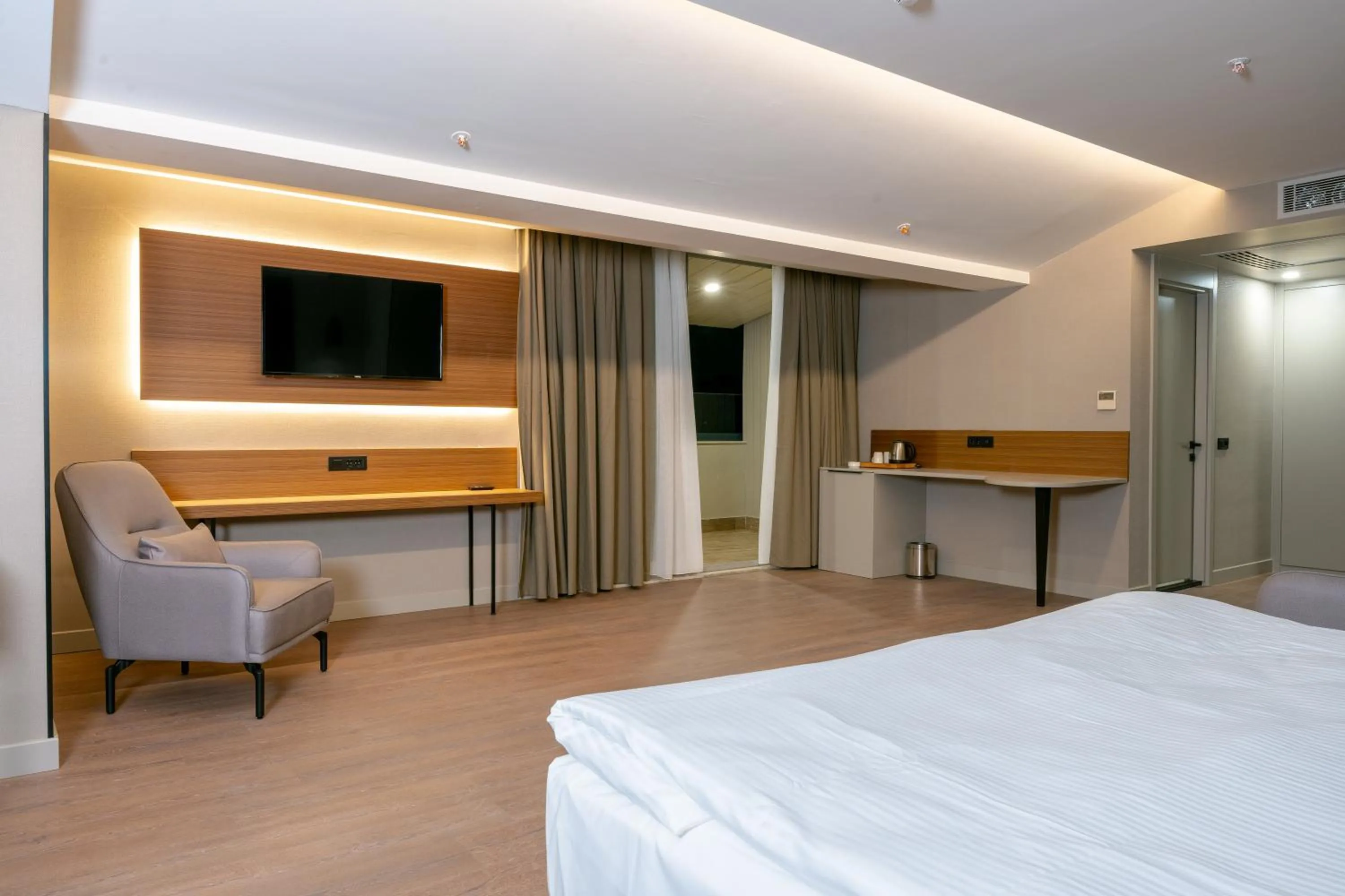 TV and multimedia, Bed in Dedeman Adana