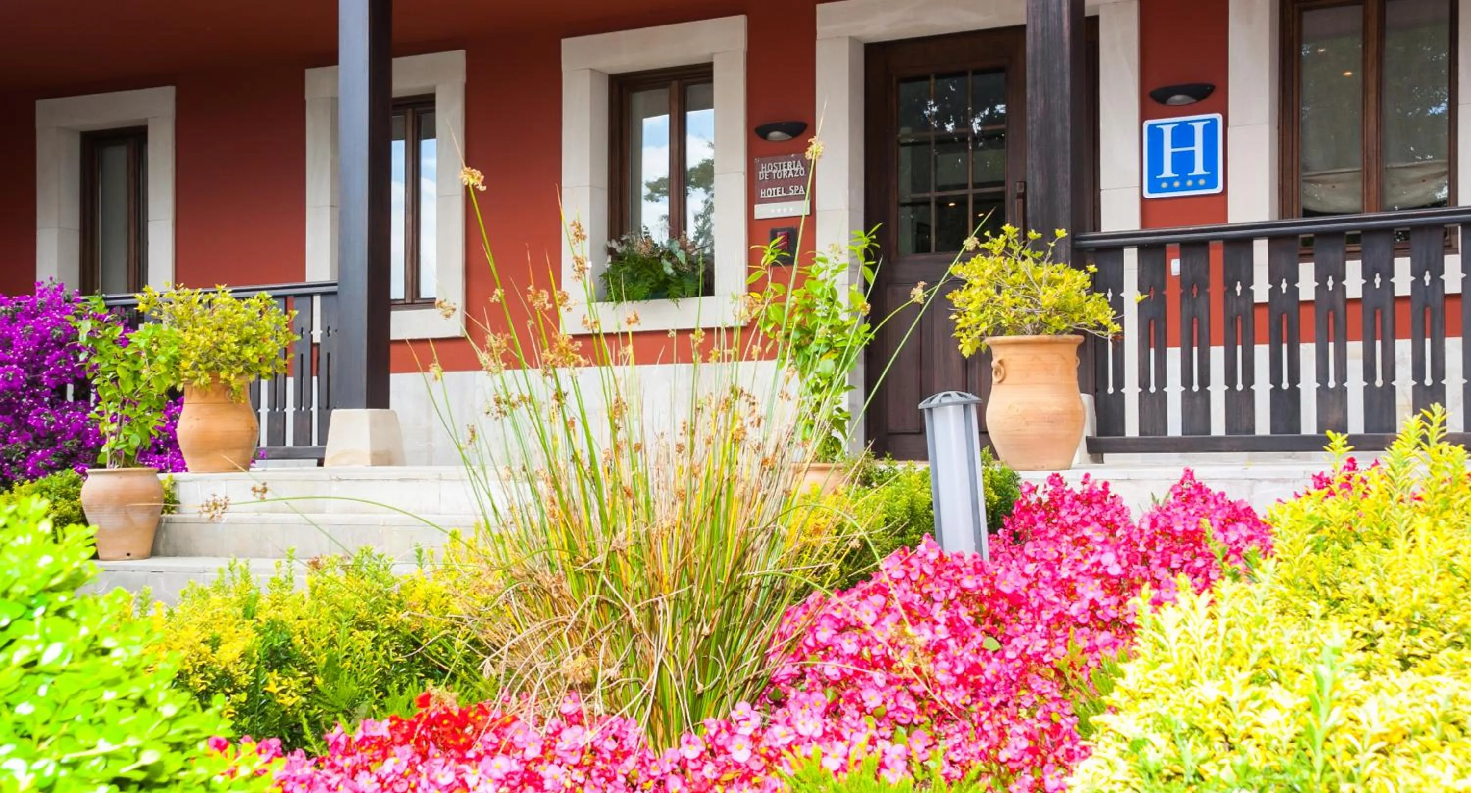 Facade/entrance in Hosteria de Torazo Nature Hotel & Spa