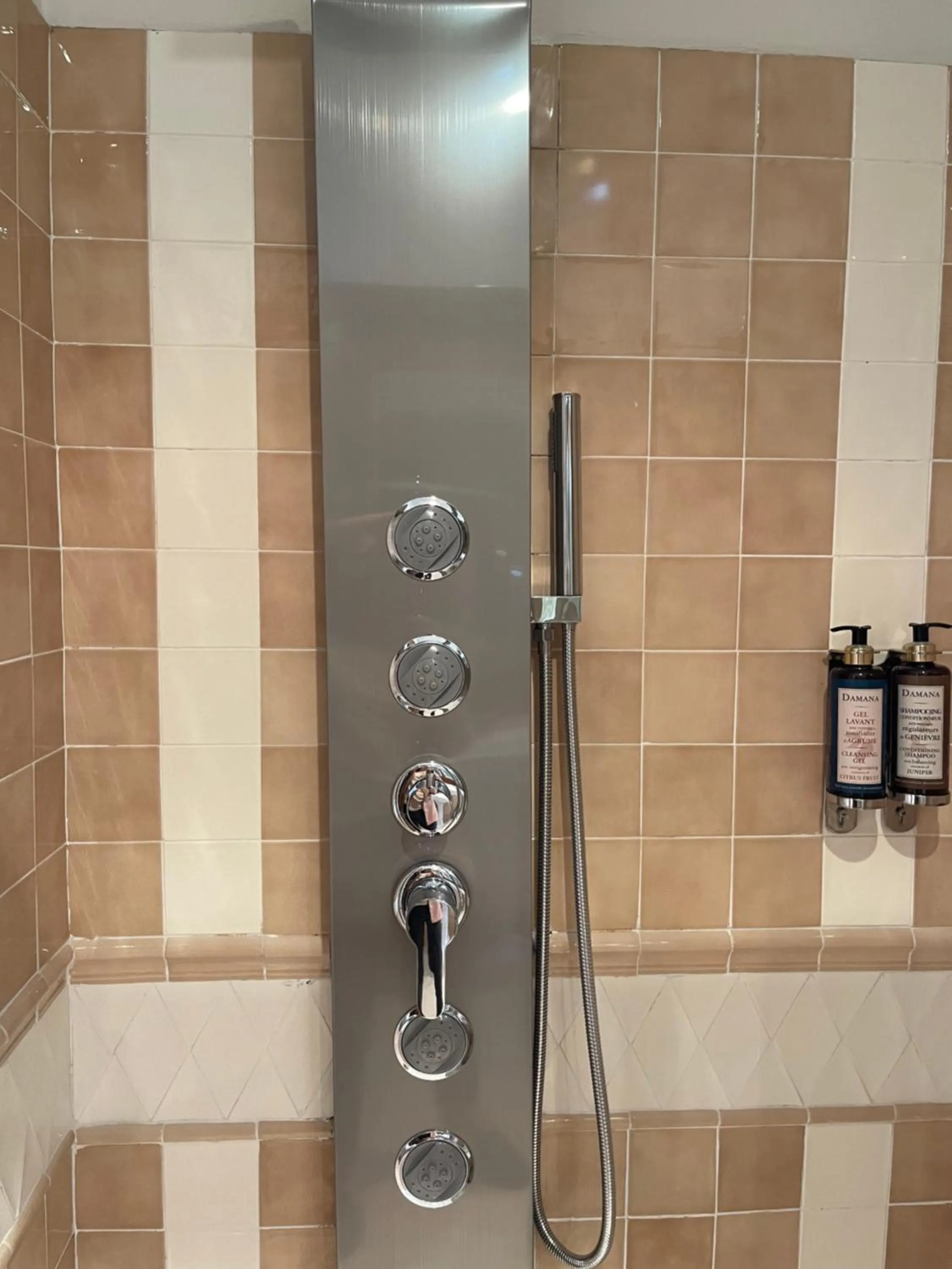 Hot Tub in Hosteria de Torazo Nature Hotel & Spa