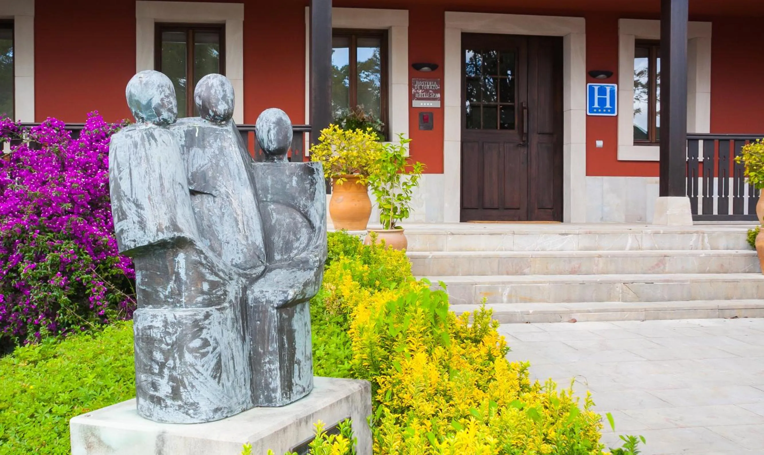Lobby or reception in Hosteria de Torazo Nature Hotel & Spa