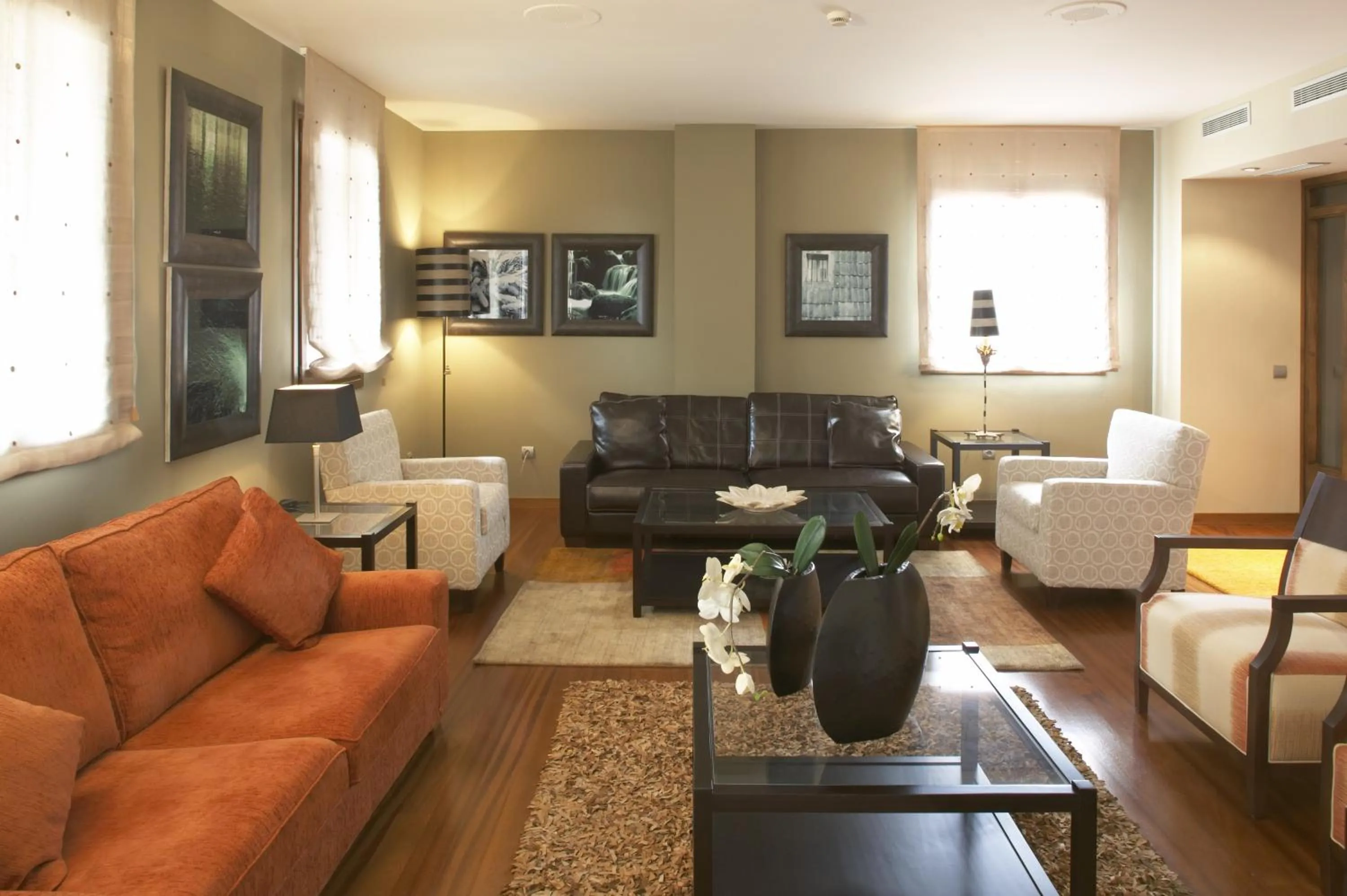 Communal lounge/ TV room in Hosteria de Torazo Nature Hotel & Spa