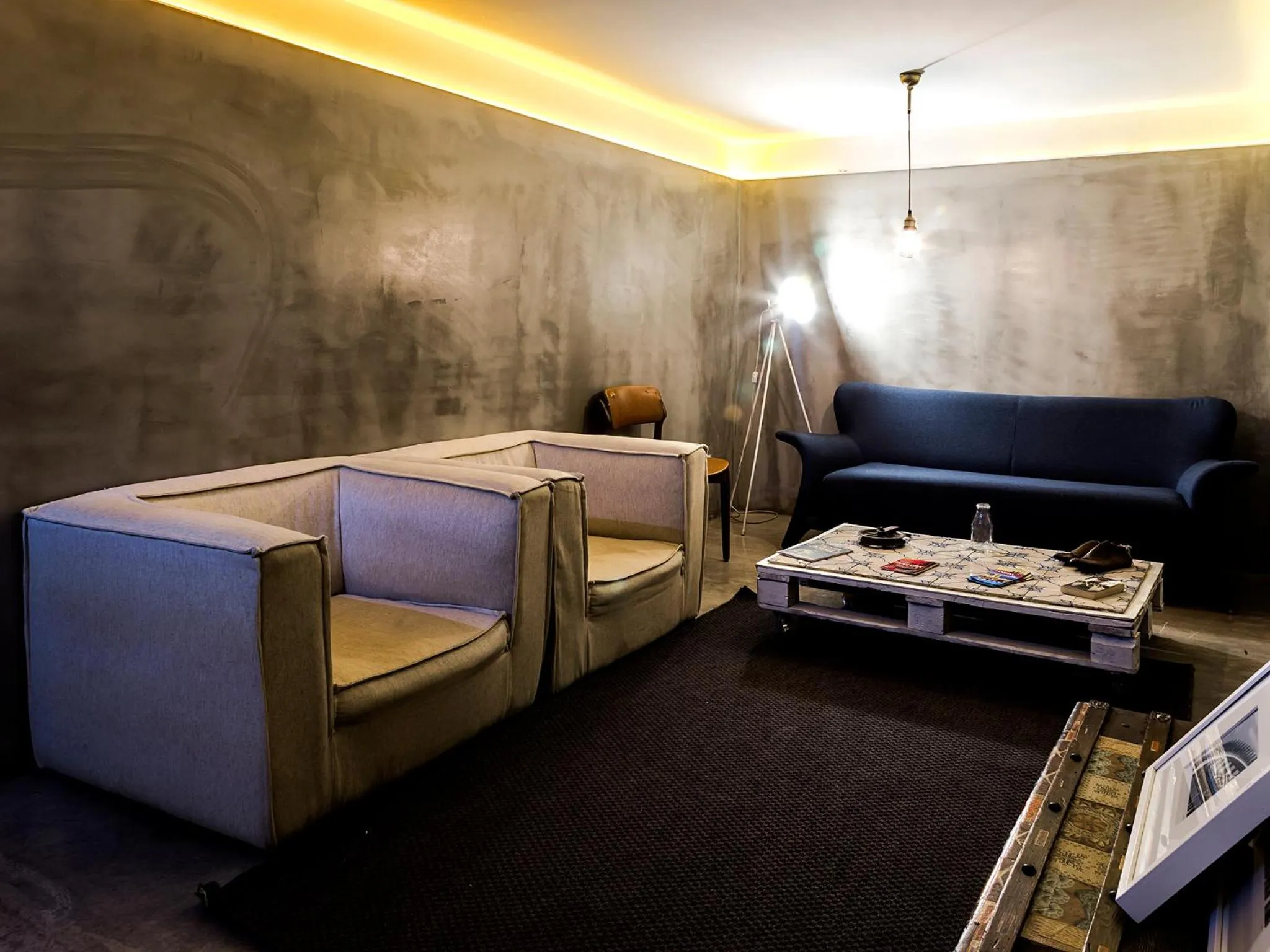 Communal lounge/ TV room, Bed in Santa Bica Eat Drink & Sleep