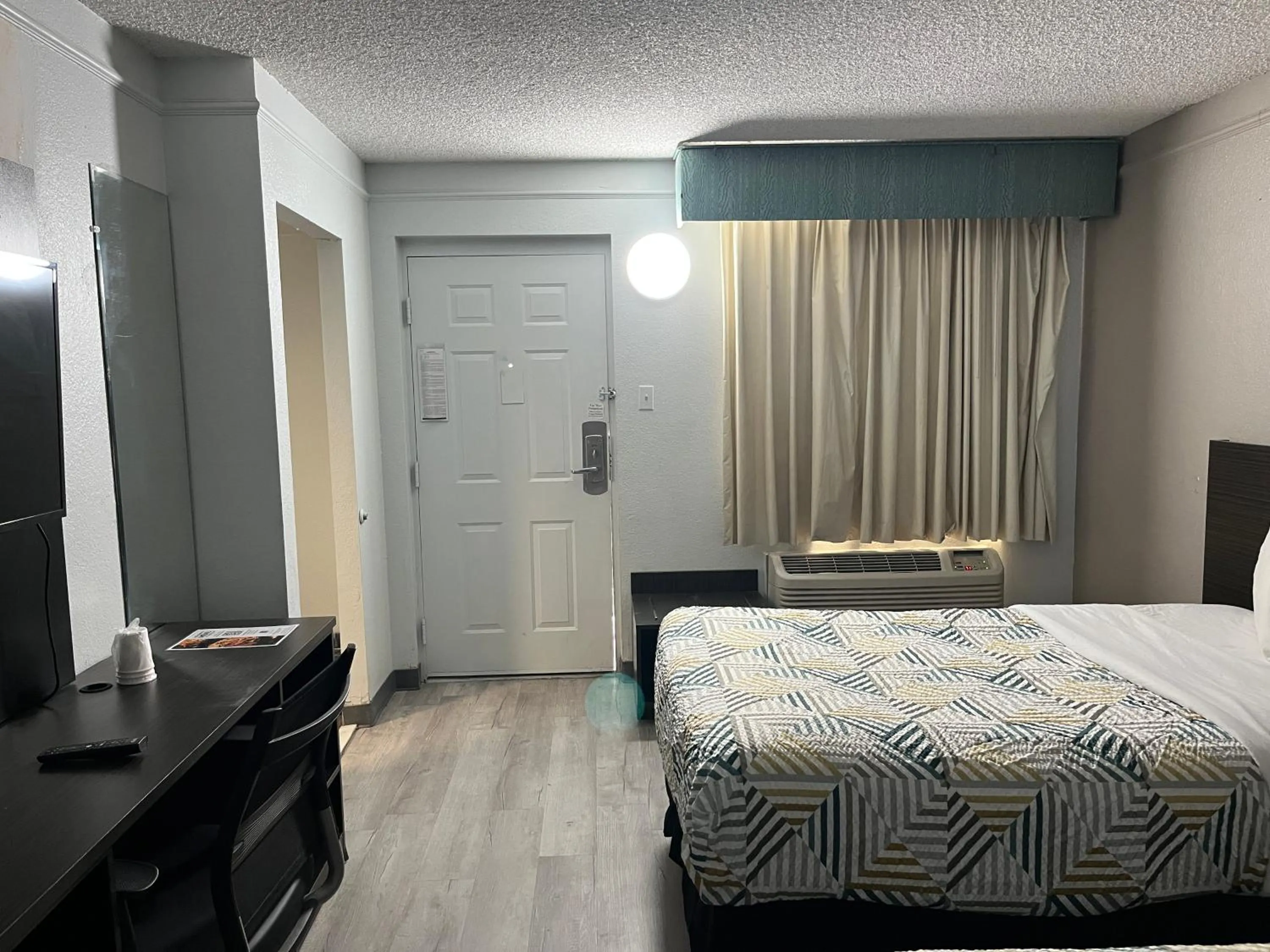 Bed in Studio 6 Phoenix, AZ Midtown