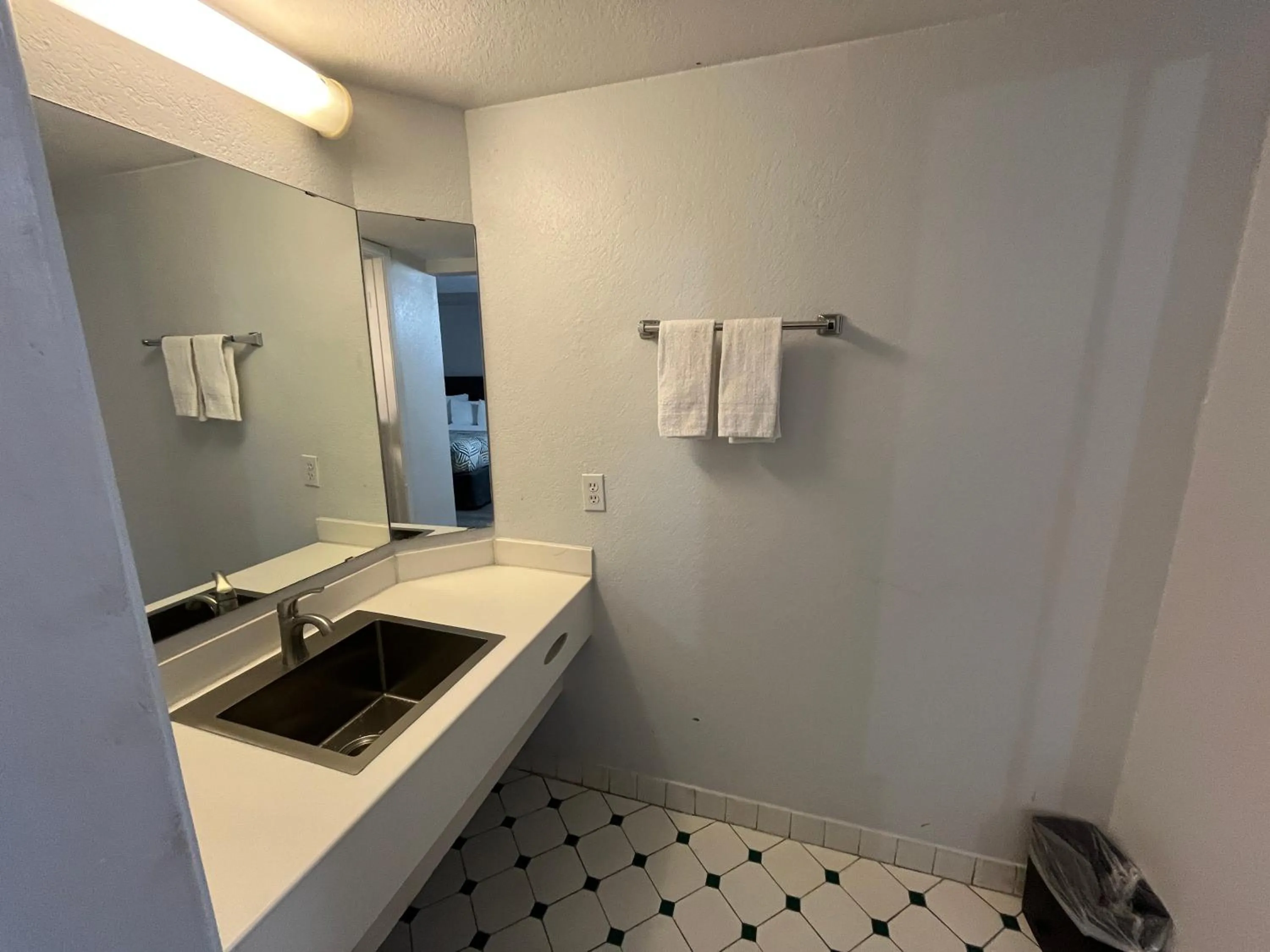 Bathroom in Studio 6 Phoenix, AZ Midtown