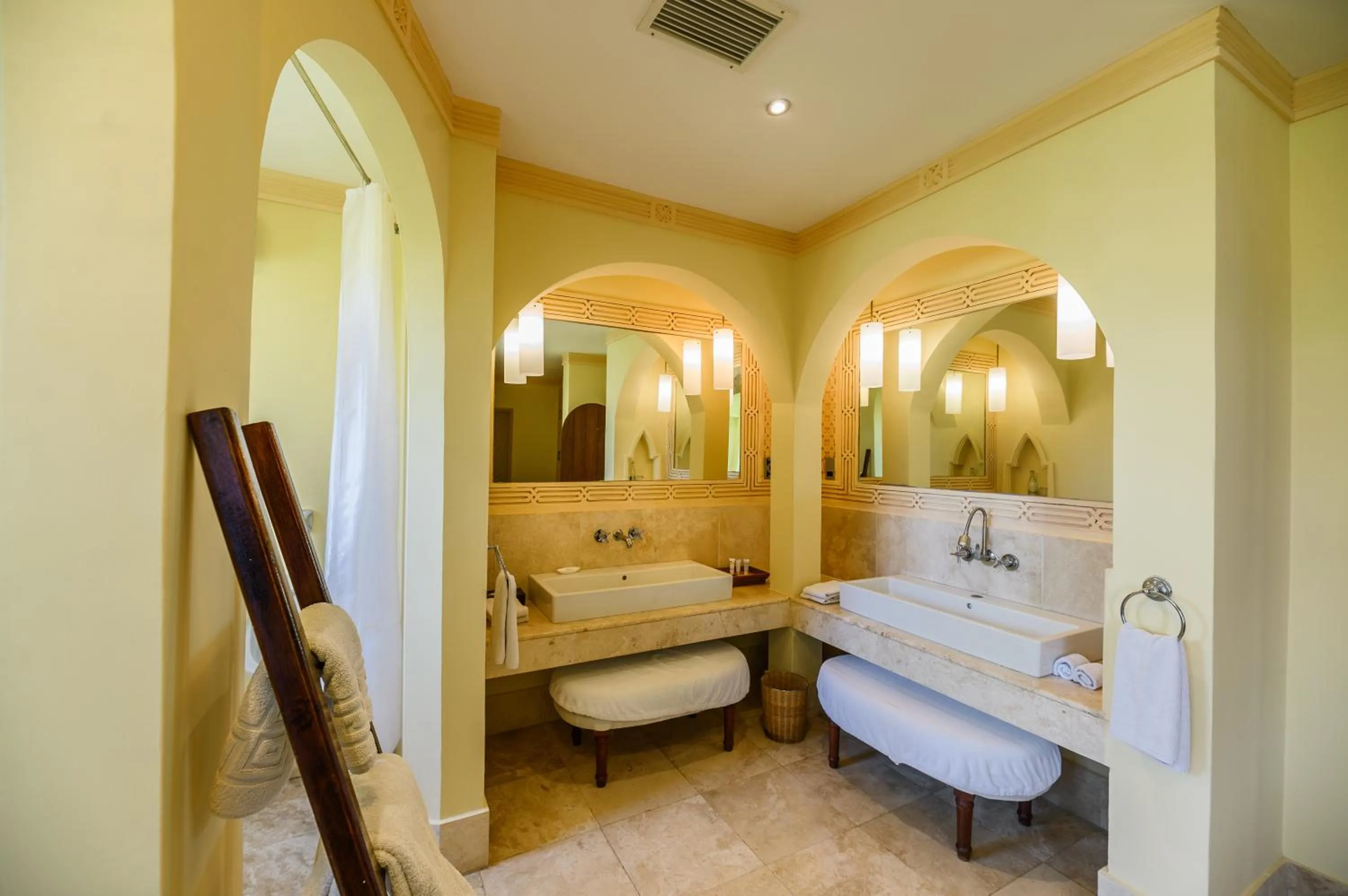 Bathroom in Cocoa Boutique Hotel