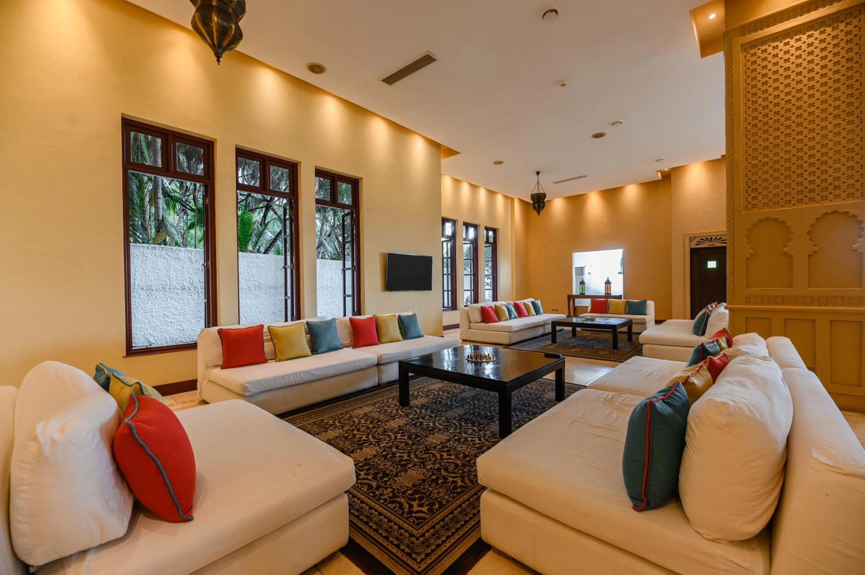 Lounge or bar, Seating Area in Cocoa Boutique Hotel