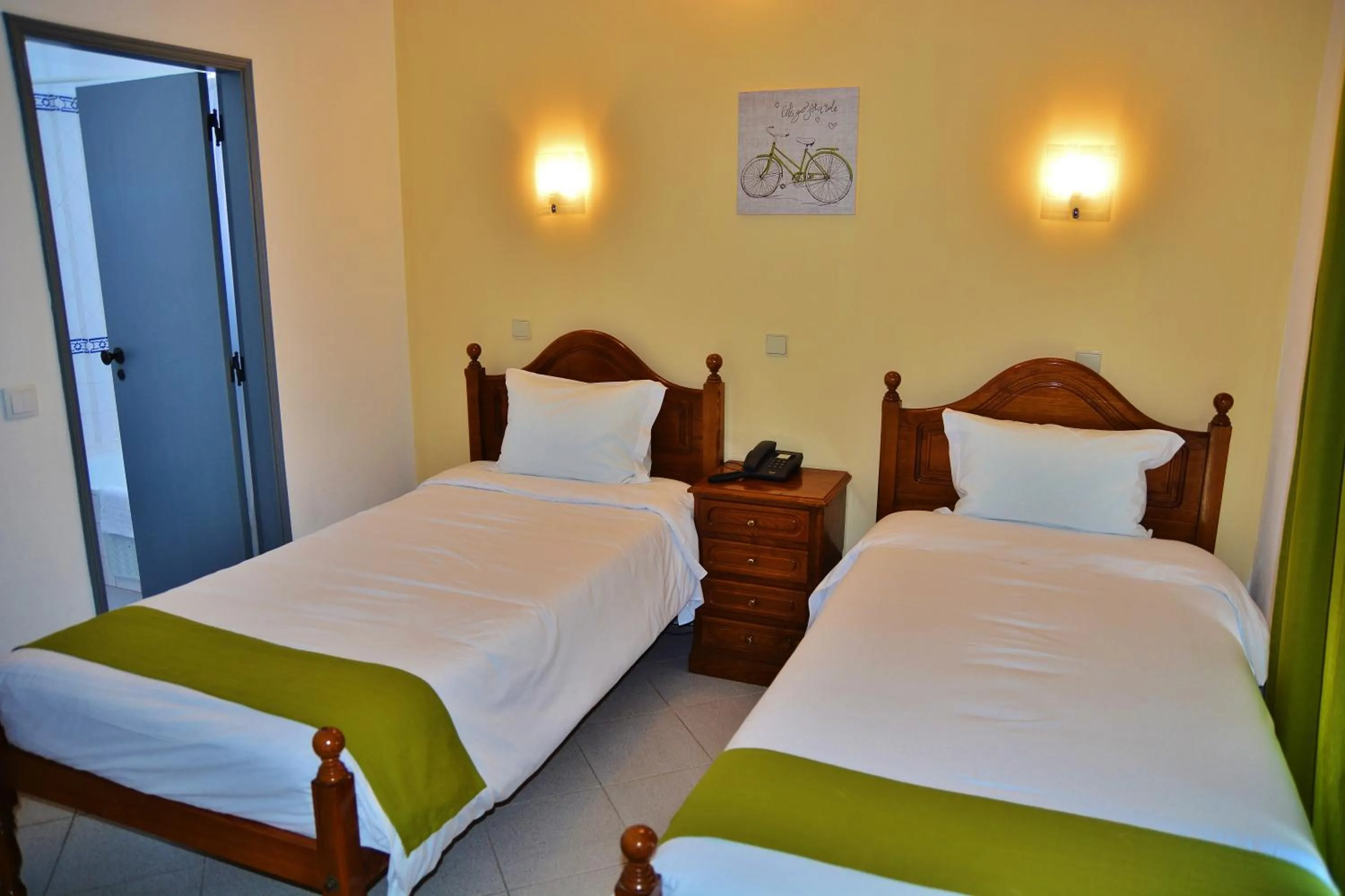 Bed in Residencial A Doca