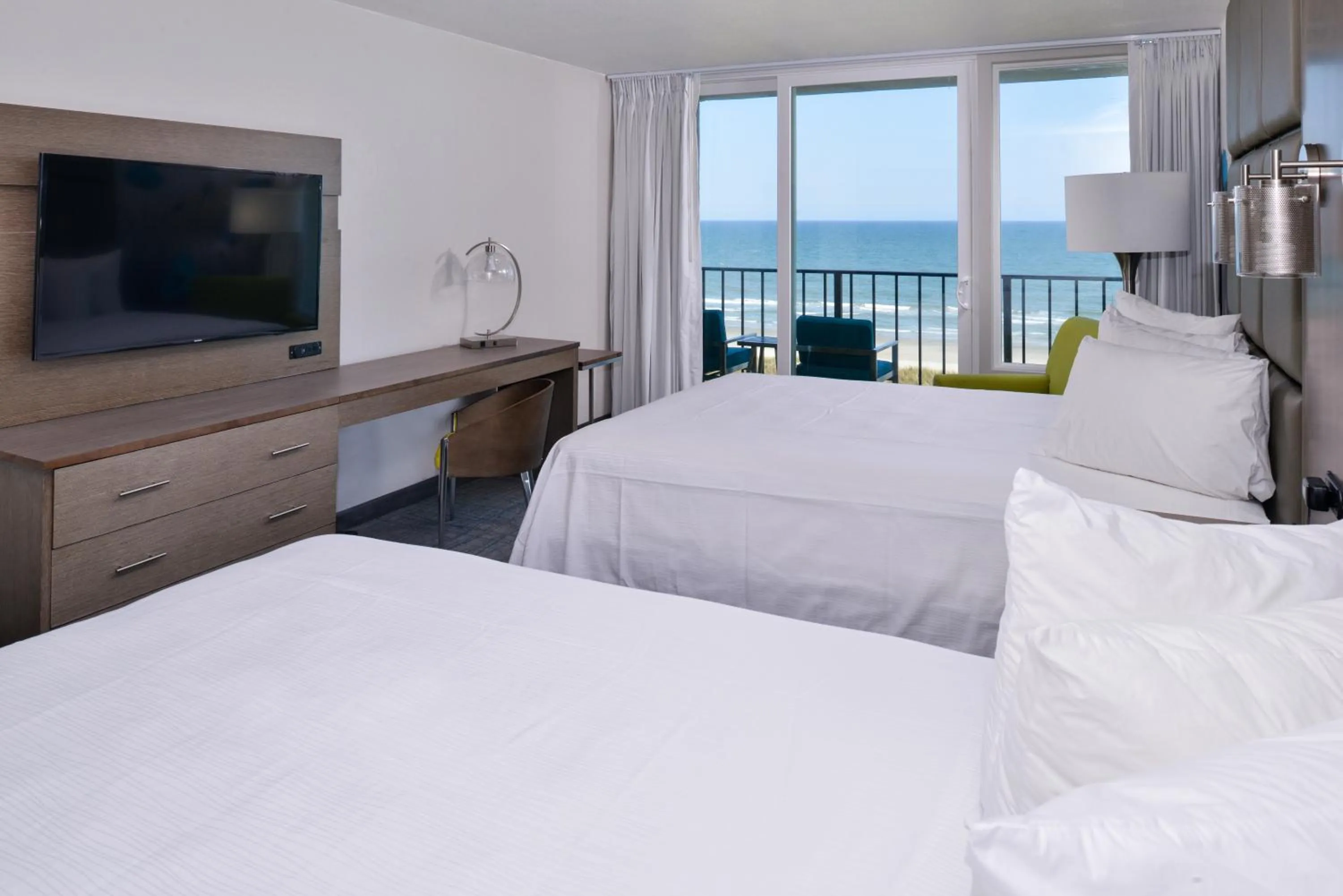 Day, Bed in Cabana Shores Hotel