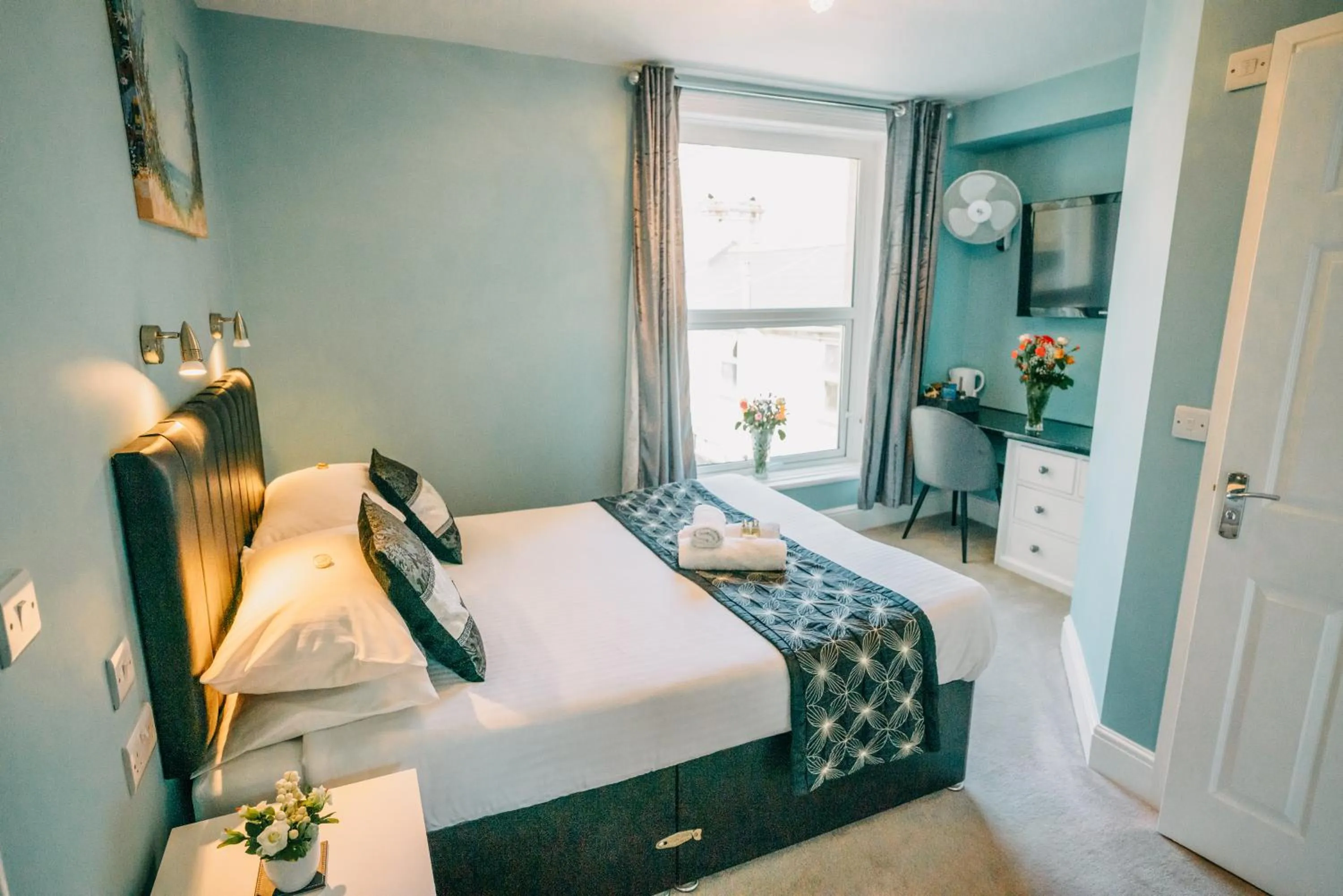 Bedroom, Bed in OYO Minerva Guesthouse