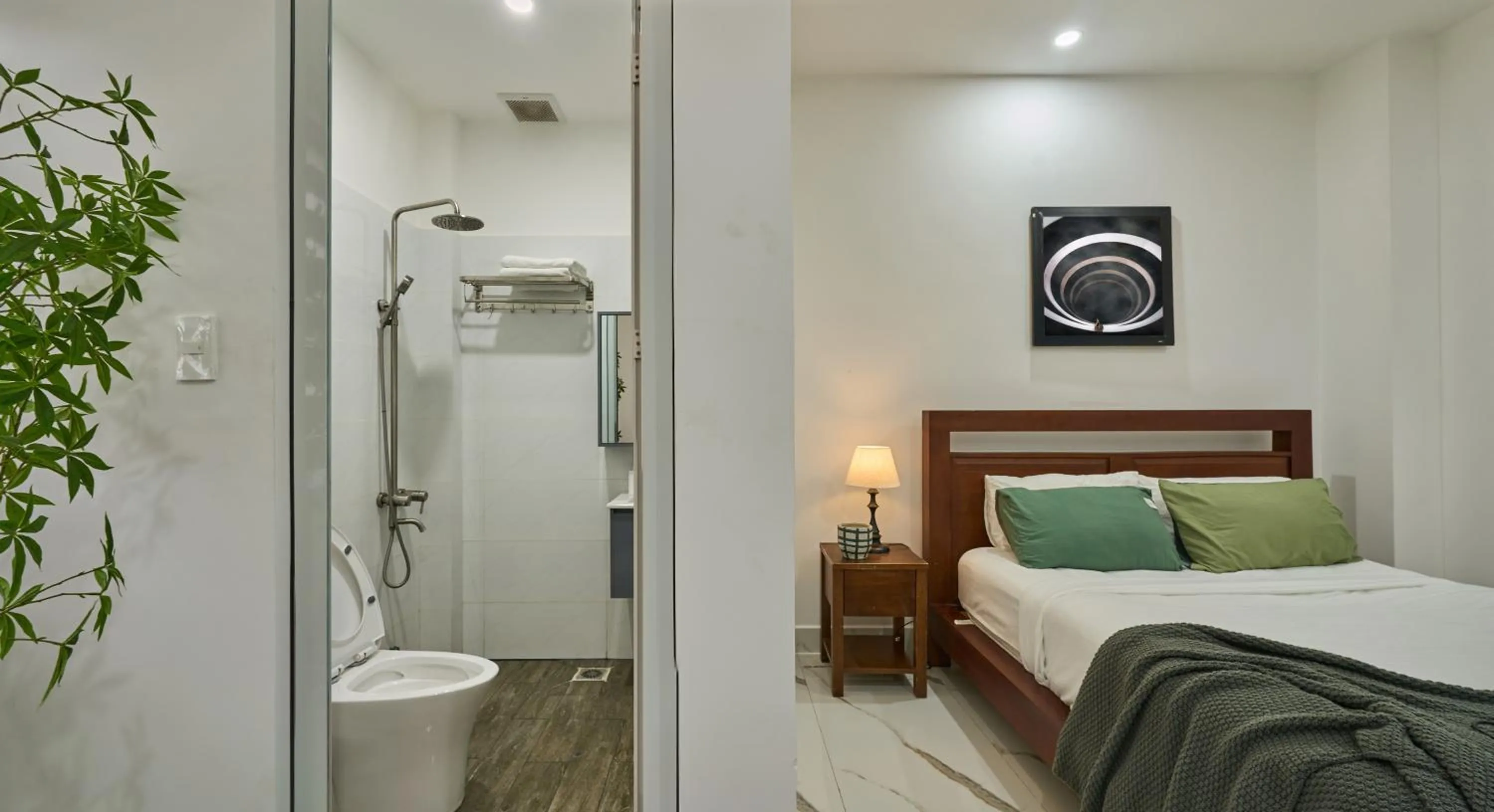 Shower, Bed in Green Riverside Hotel & Apartment