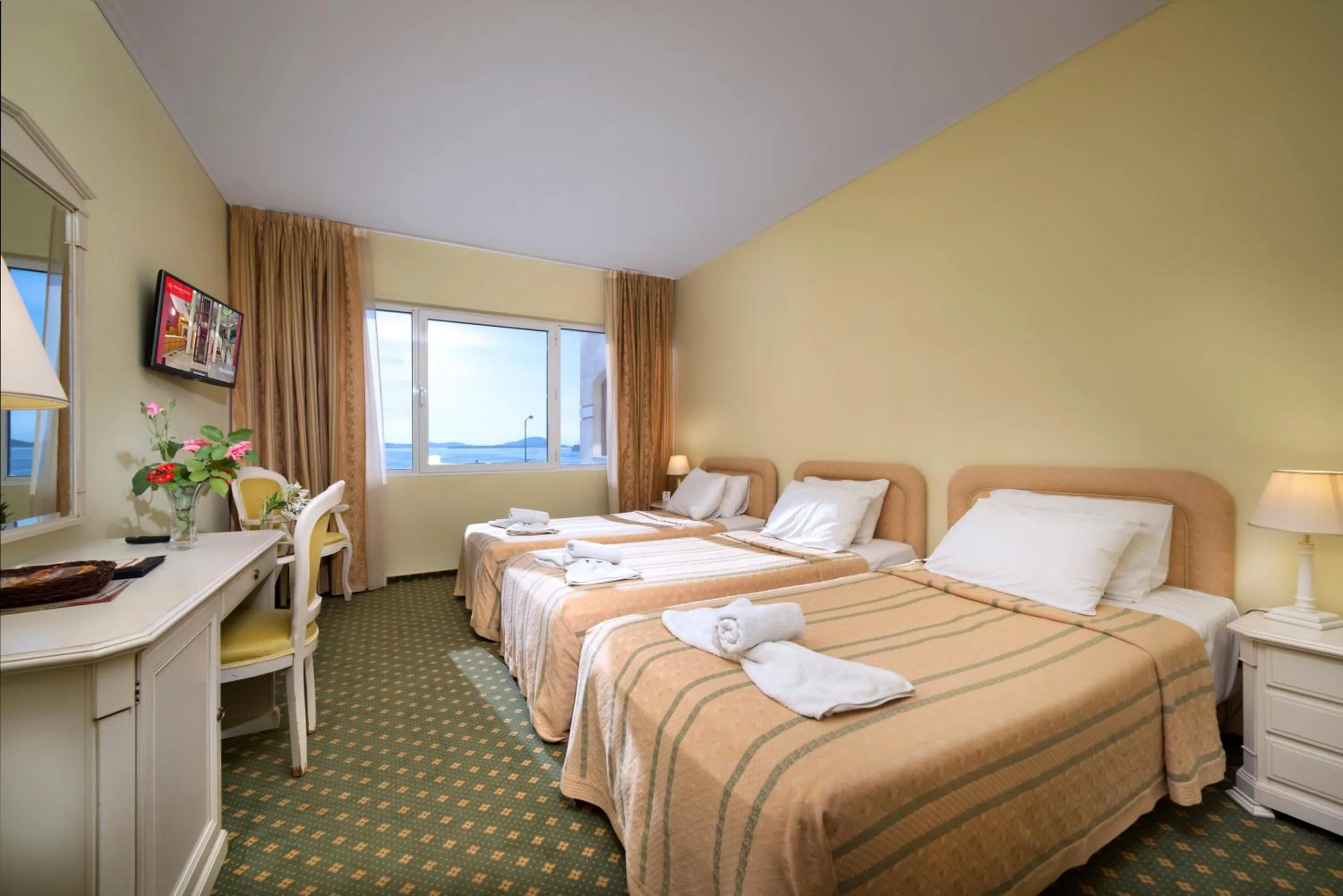 Photo of the whole room, Bed in Angelika Pallas Hotel