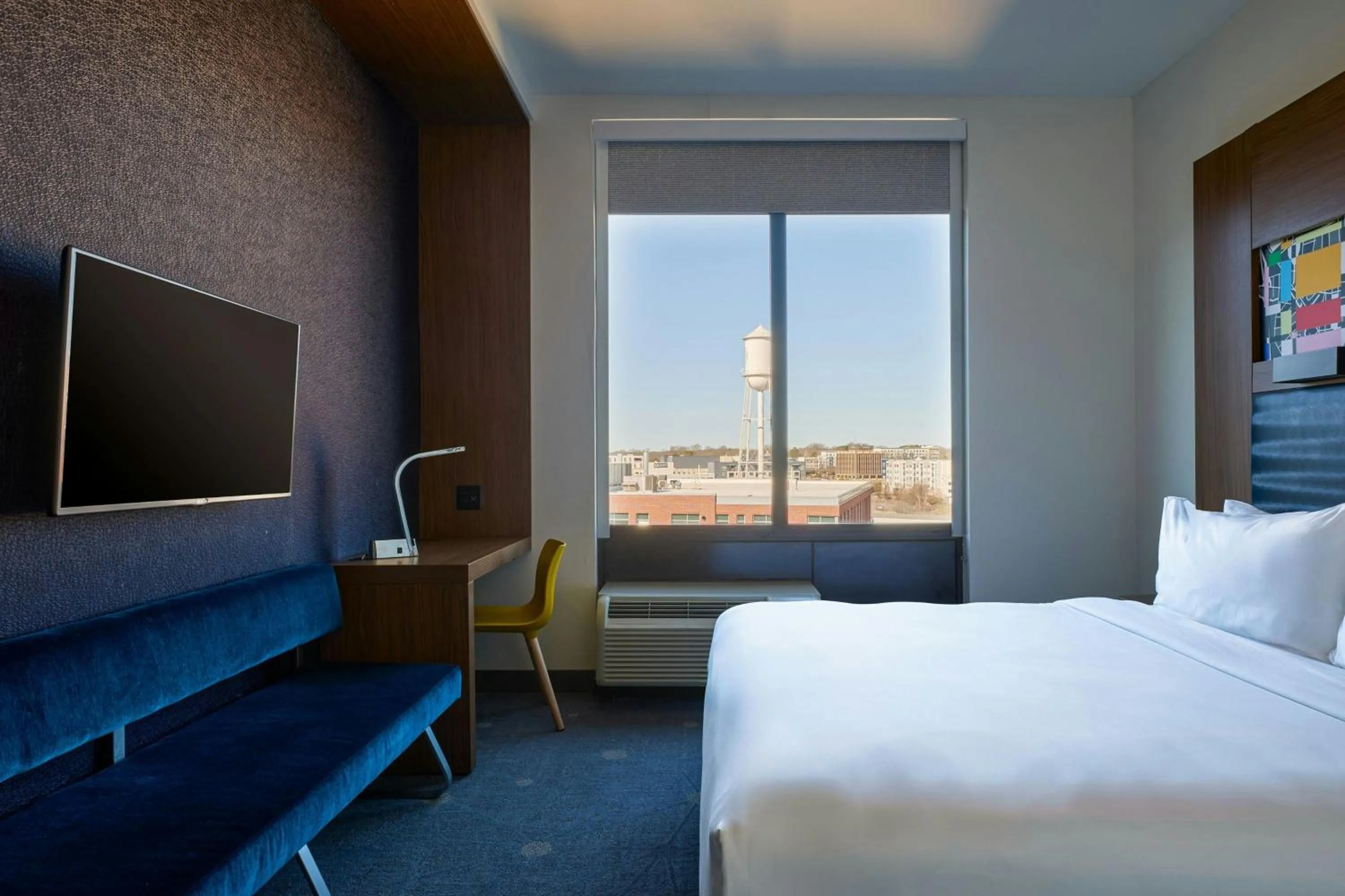 Photo of the whole room, Bed in Aloft Durham Downtown