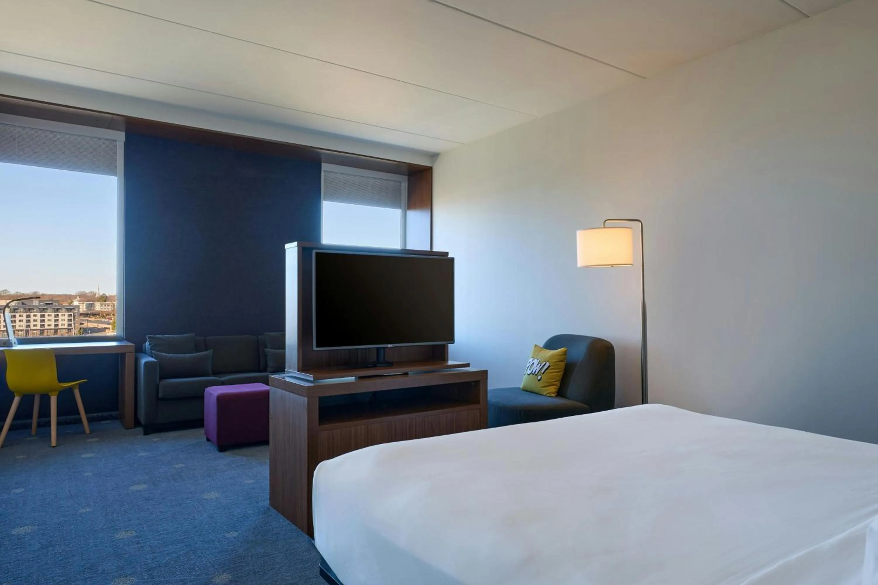 Photo of the whole room, Bed in Aloft Durham Downtown