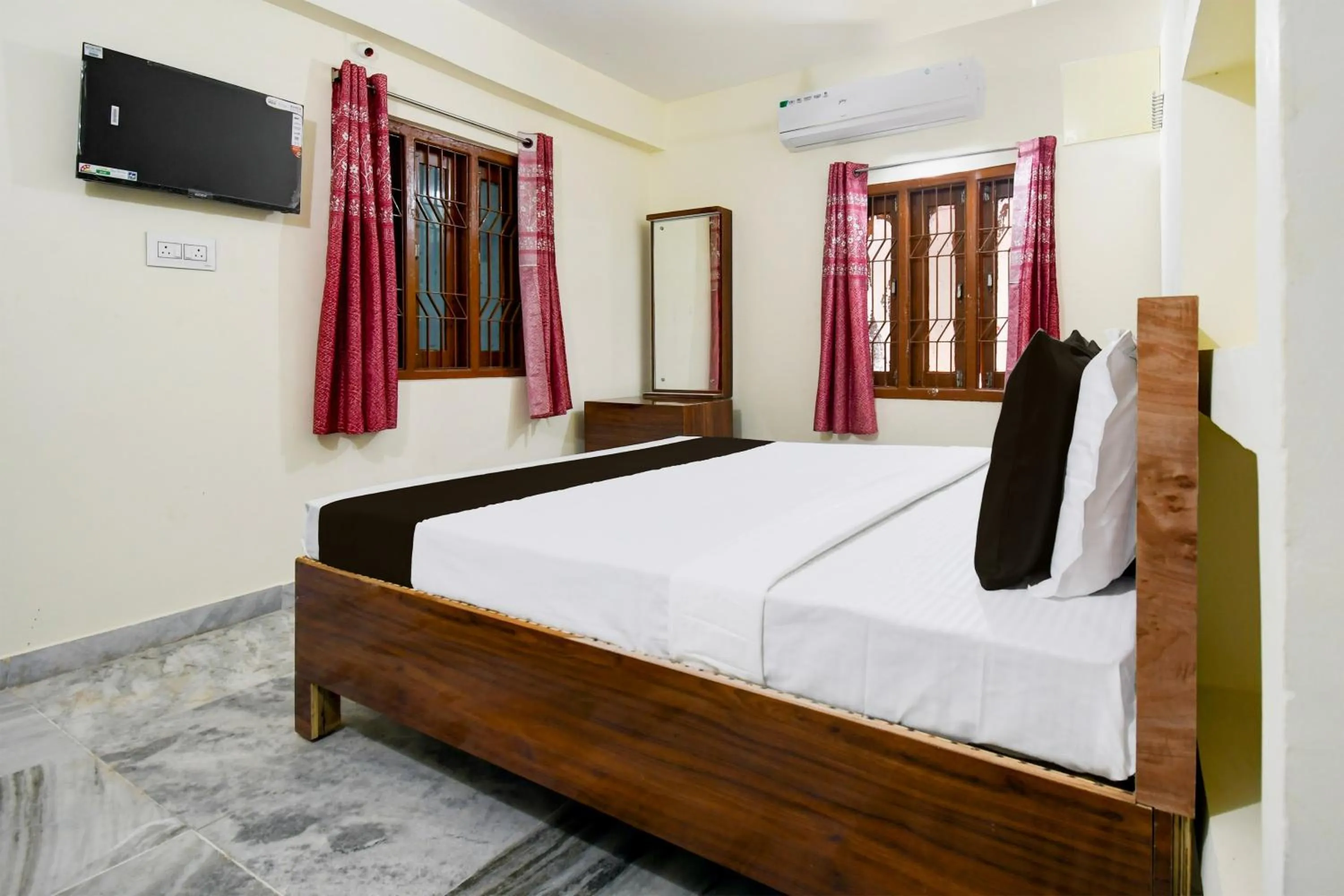 Bedroom, Bed in Super Hotel O Khandagiri Near DN Regalia Mall