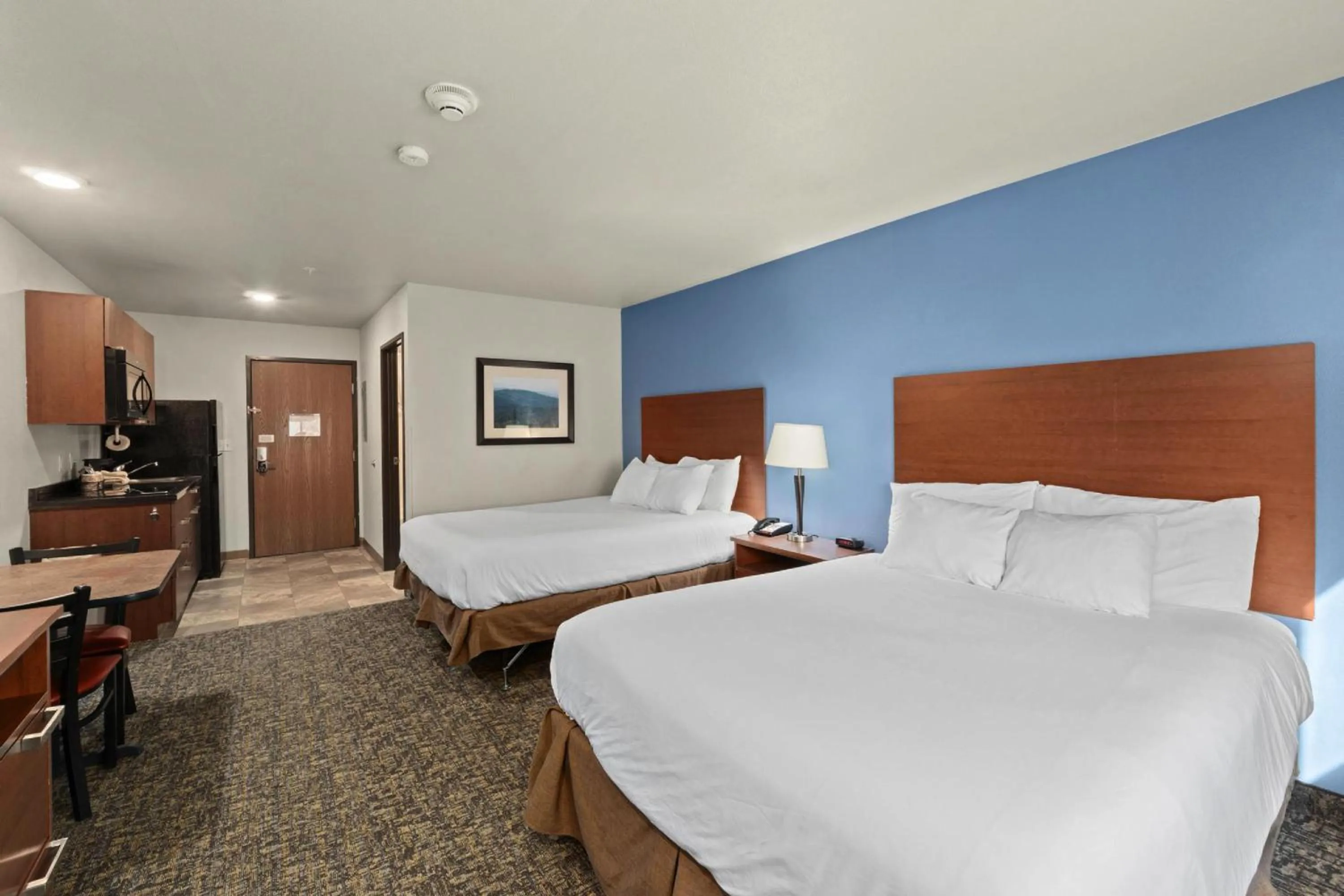 Bedroom, Bed in MainStay Suites Spokane Valley