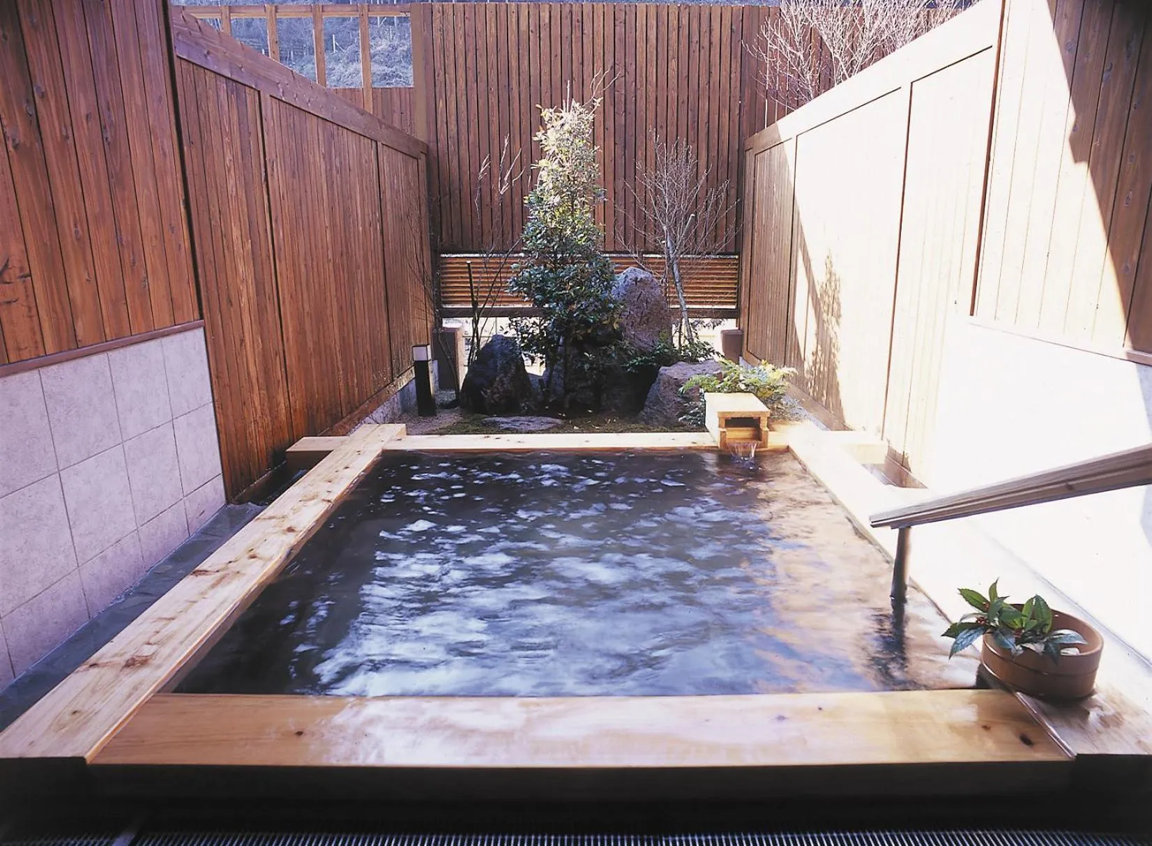 Hot Spring Bath in Tsuetate Onsen Hotel Hizenya