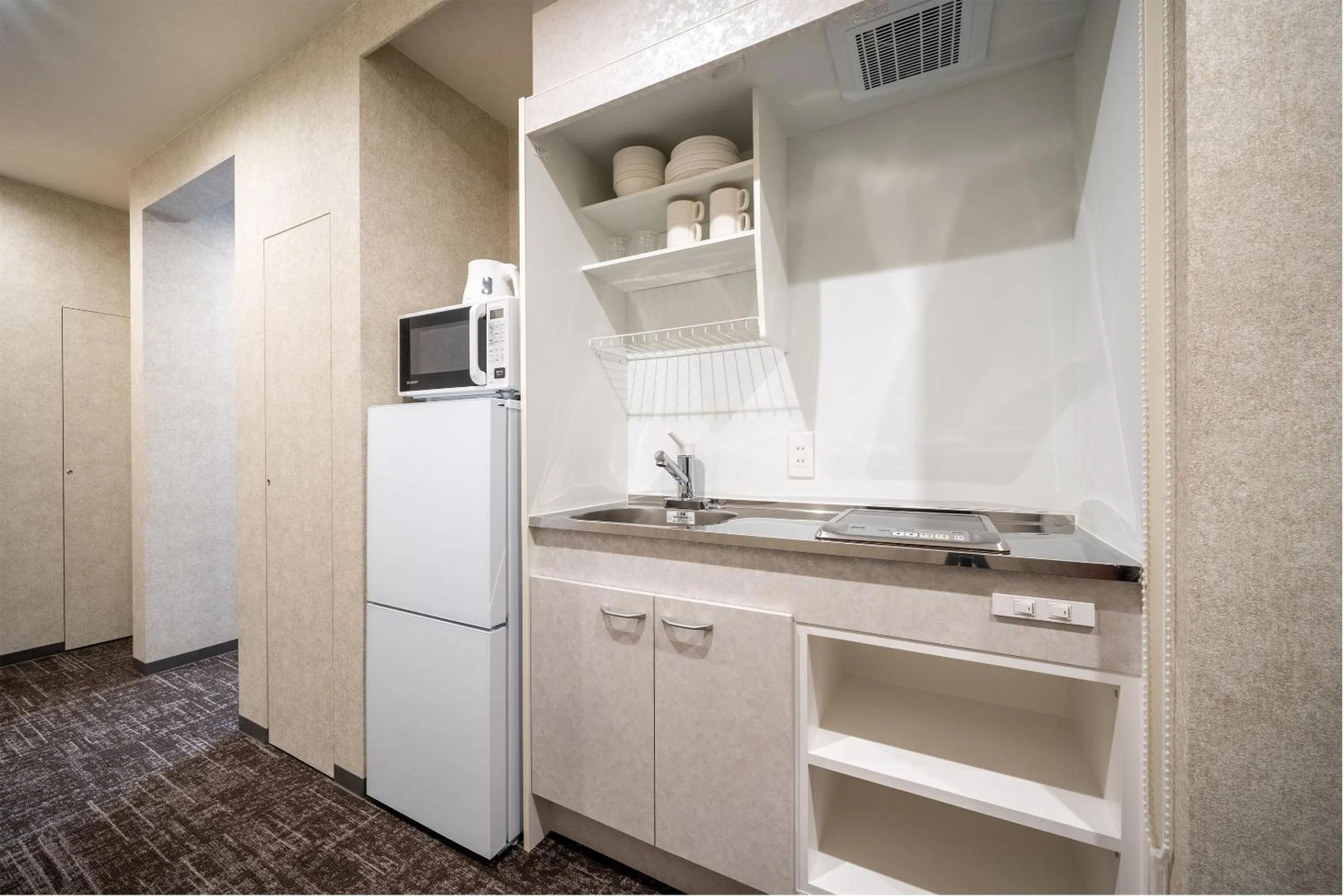Kitchen or kitchenette in RESI STAY Kuon