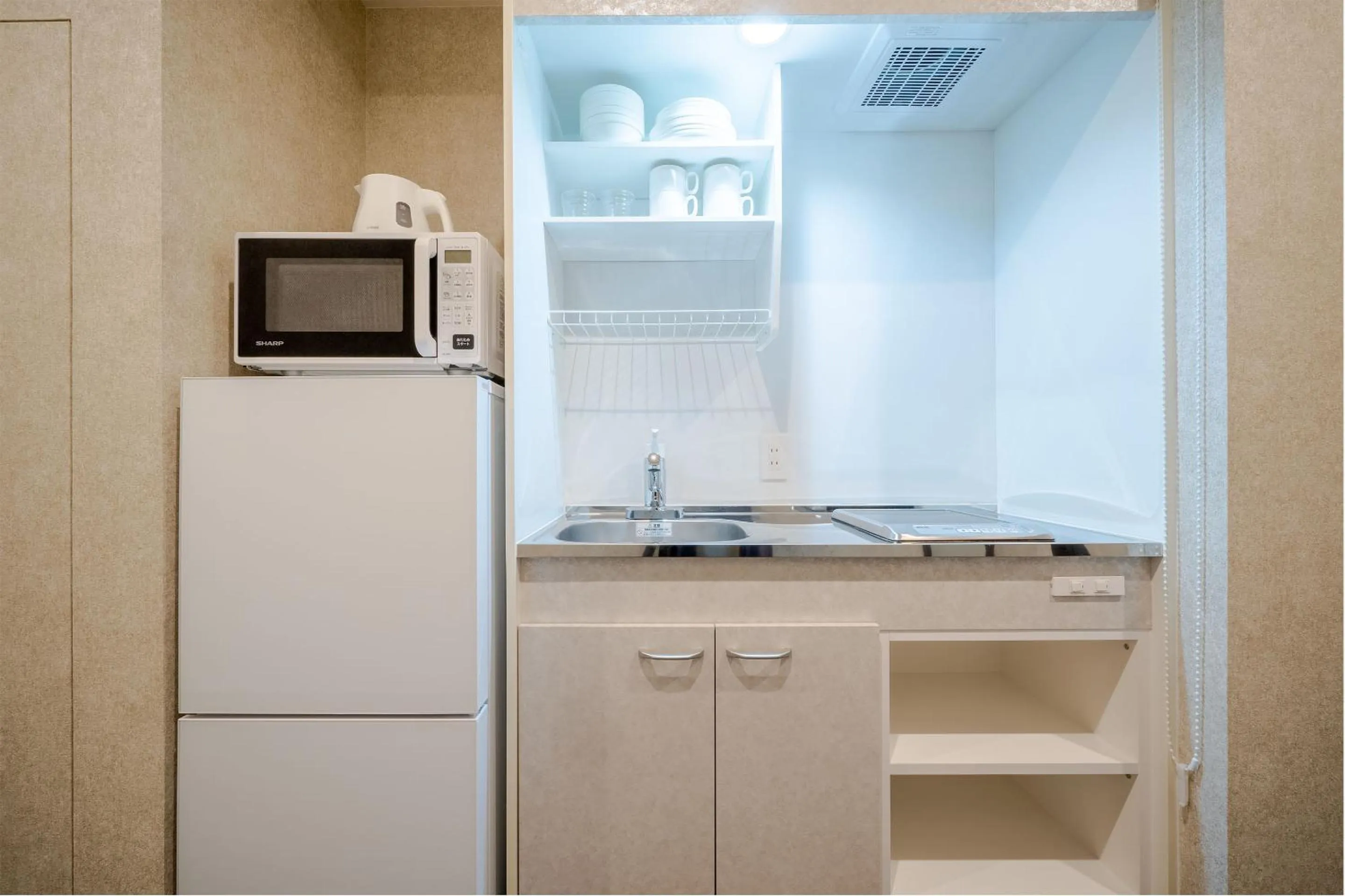 Kitchen or kitchenette in RESI STAY Kuon