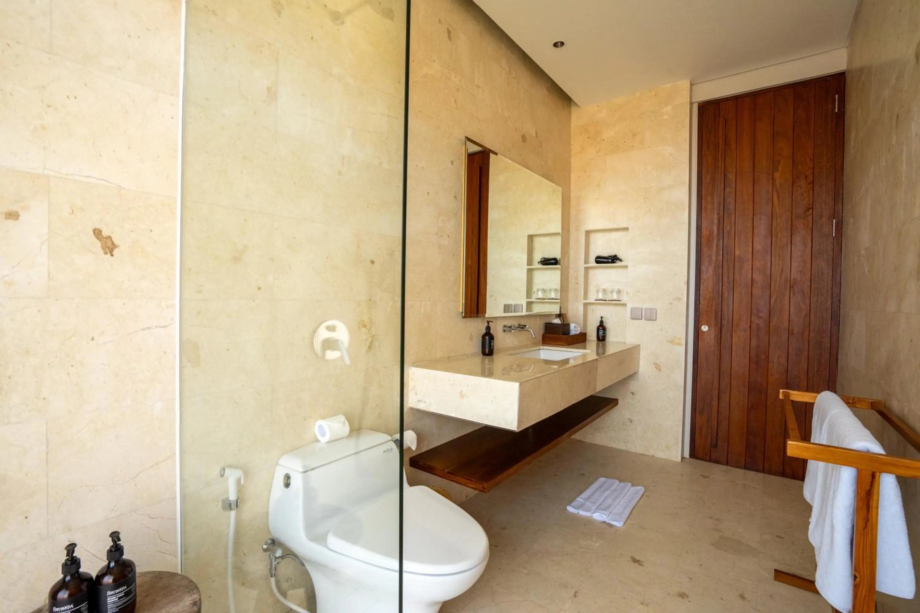 Bathroom in Amarta Beach Retreat by Nakula